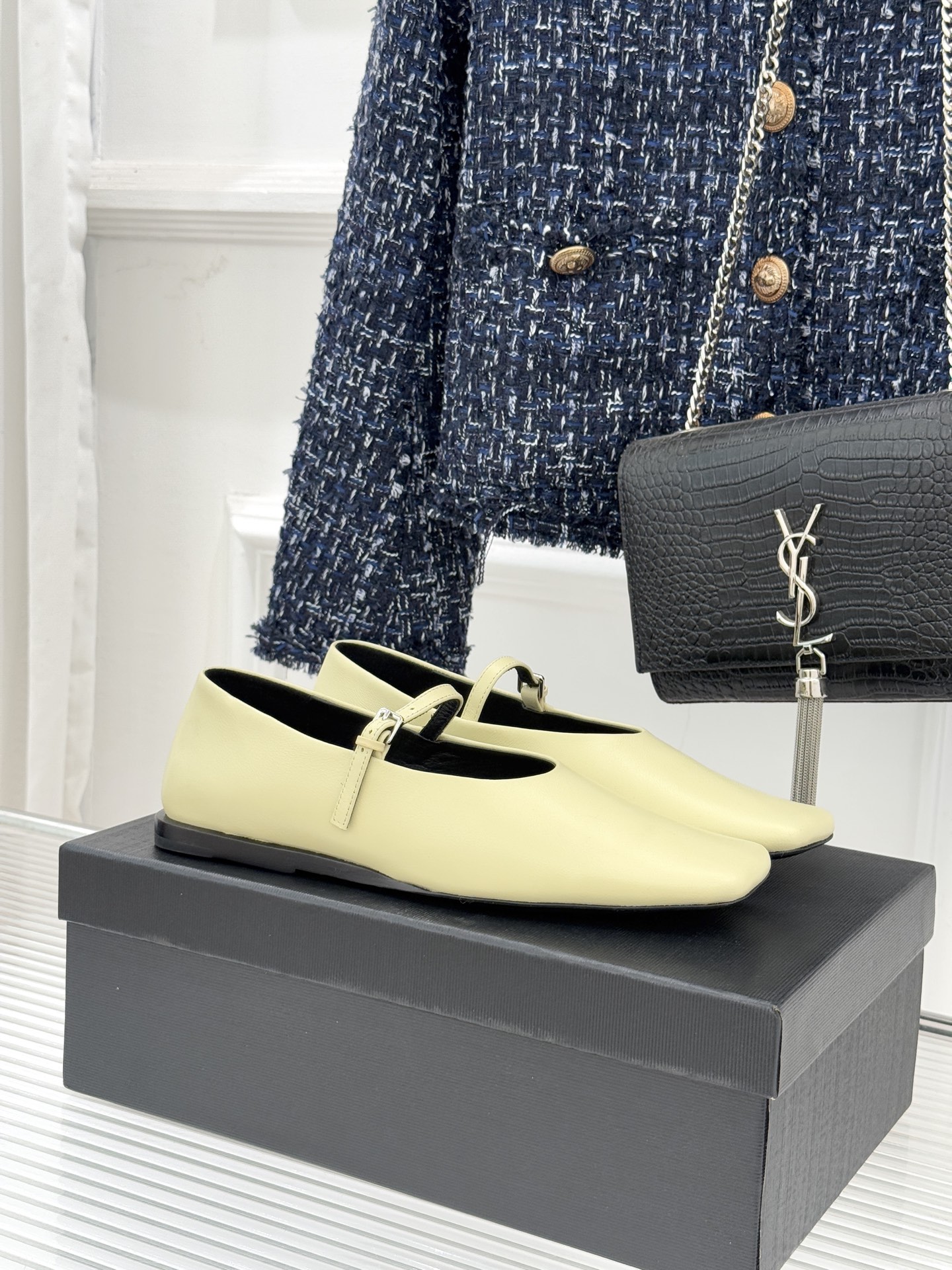 Jil Sander/吉尔桑达26WF新品极简方头平底玛丽珍鞋以“少即是多”的设计哲学重塑玛丽珍鞋的经典