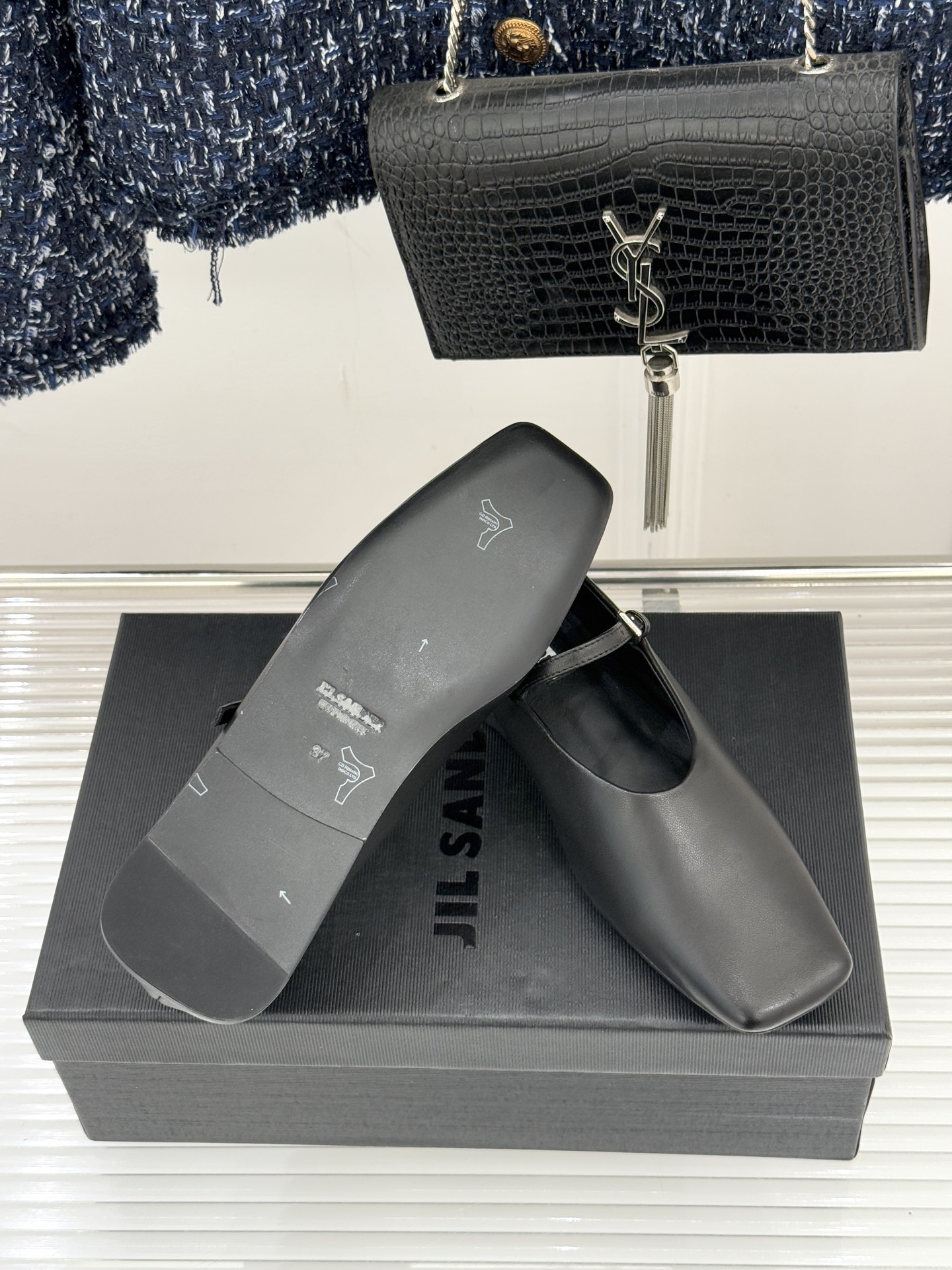 Jil Sander/吉尔桑达26WF新品极简方头平底玛丽珍鞋以“少即是多”的设计哲学重塑玛丽珍鞋的经典