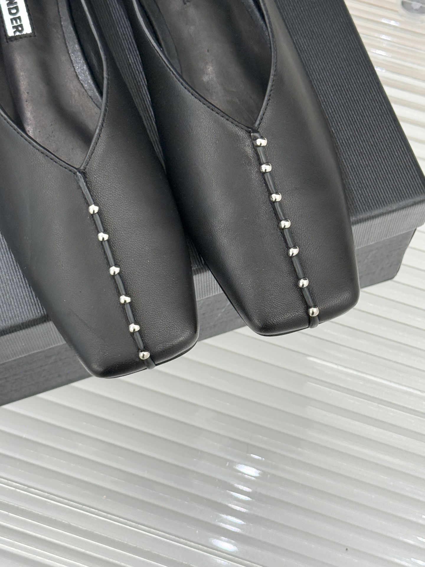 Jil Sander/吉尔桑达经典方头编织方头平底女巫芭蕾舞玛丽珍鞋以“少即是多”的品牌哲思为骨将复古与