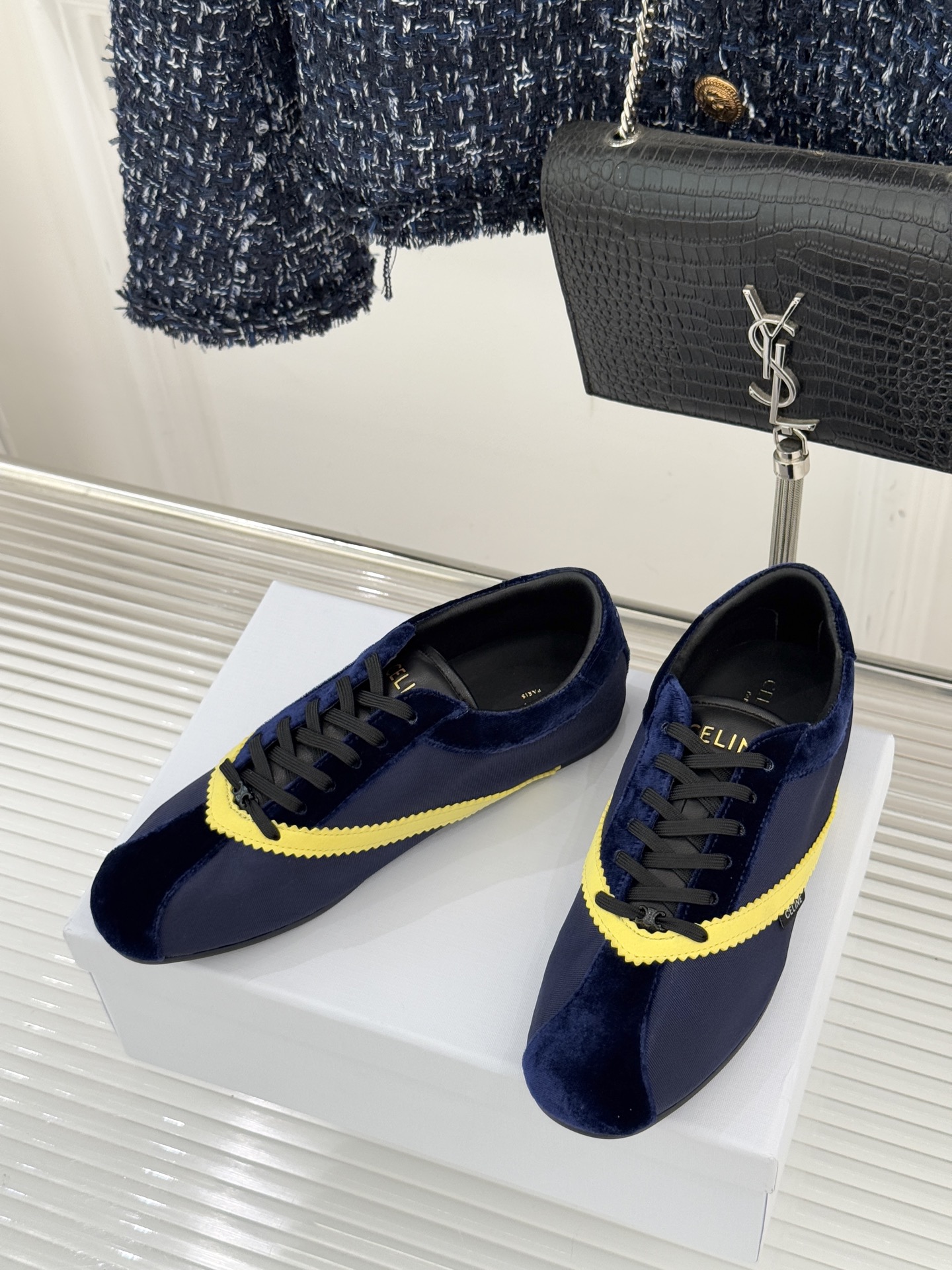 Celine/赛琳26WF新品复古德训鞋运动鞋一眼万年的 谁穿谁爱简直是时尚界的天花板简约设计搭配高级配