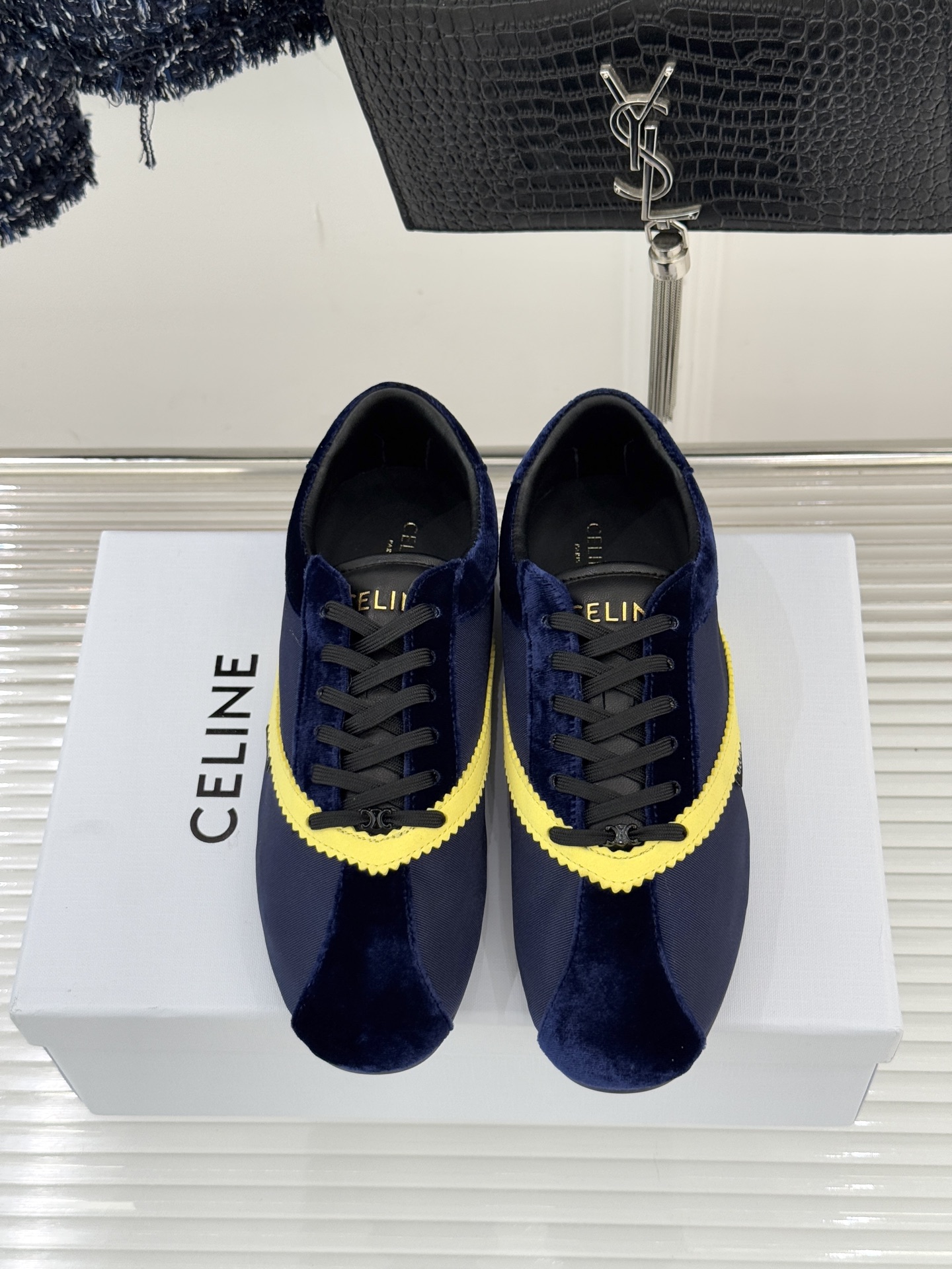 Celine/赛琳26WF新品复古德训鞋运动鞋一眼万年的 谁穿谁爱简直是时尚界的天花板简约设计搭配高级配