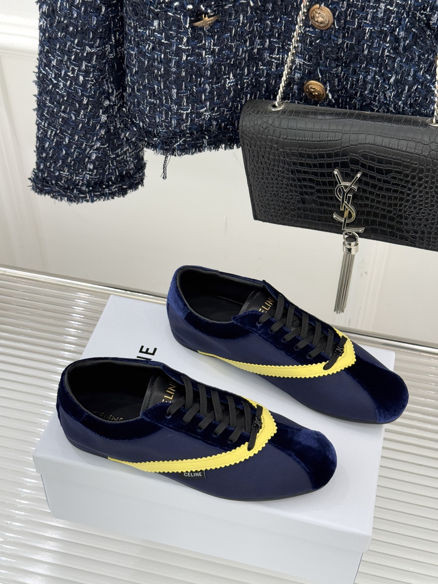 Celine/赛琳26WF新品复古德训鞋运动鞋一眼万年的 谁穿谁爱简直是时尚界的天花板简约设计搭配高级配