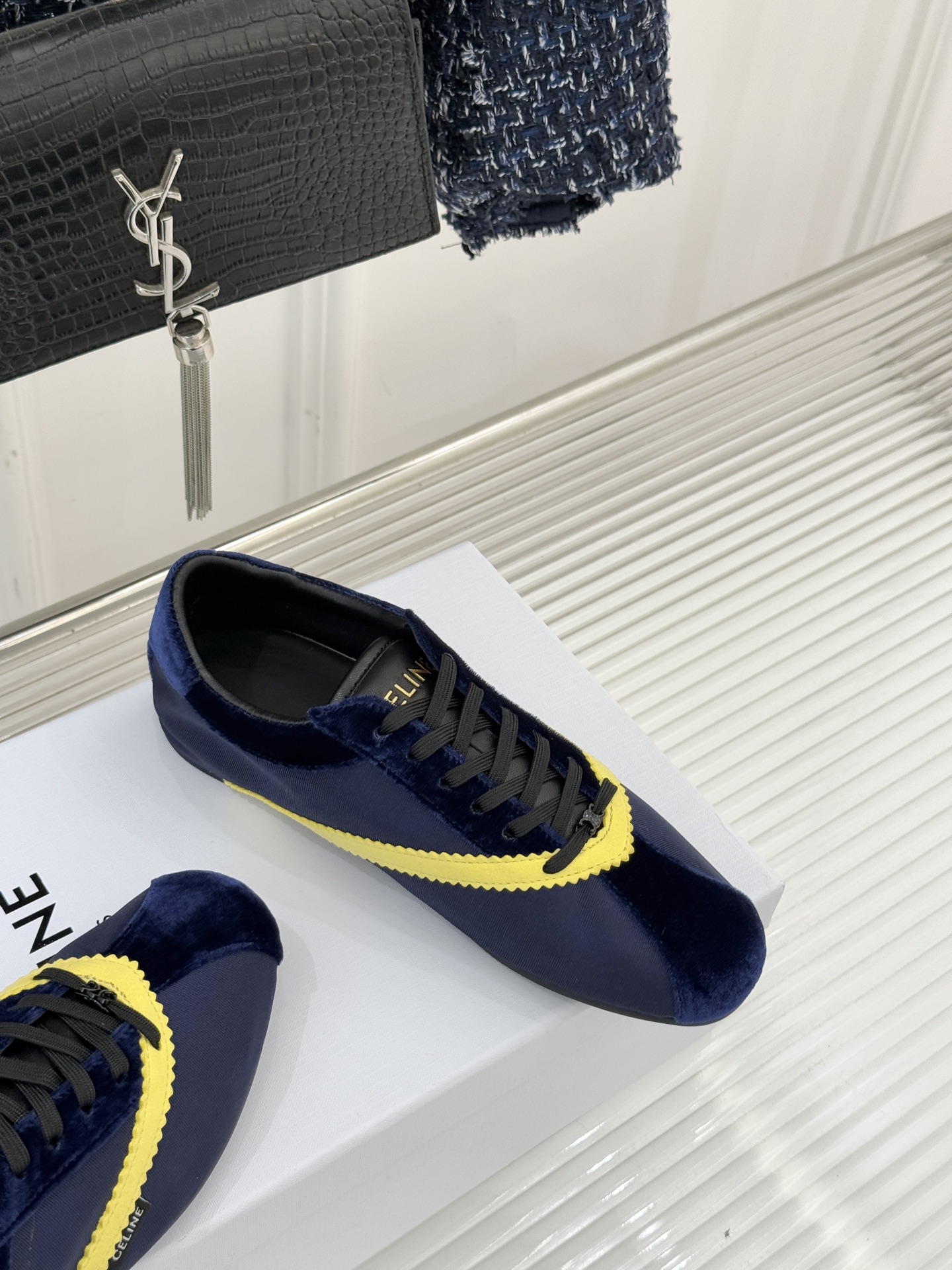 Celine/赛琳26WF新品复古德训鞋运动鞋一眼万年的 谁穿谁爱简直是时尚界的天花板简约设计搭配高级配