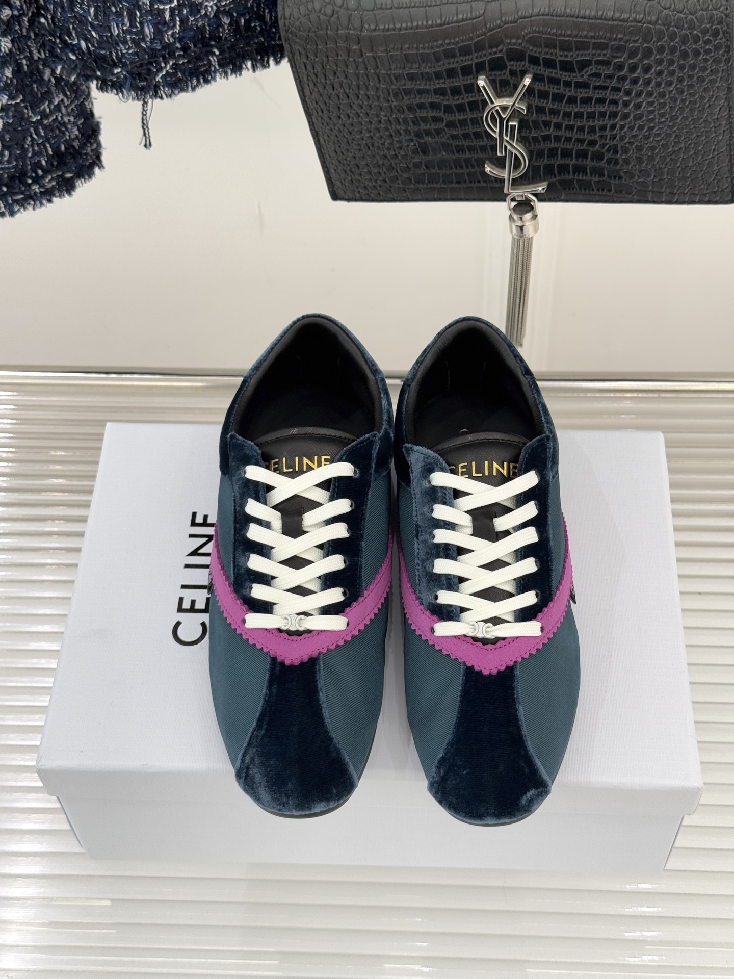 Celine/赛琳26WF新品复古德训鞋运动鞋一眼万年的 谁穿谁爱简直是时尚界的天花板简约设计搭配高级配