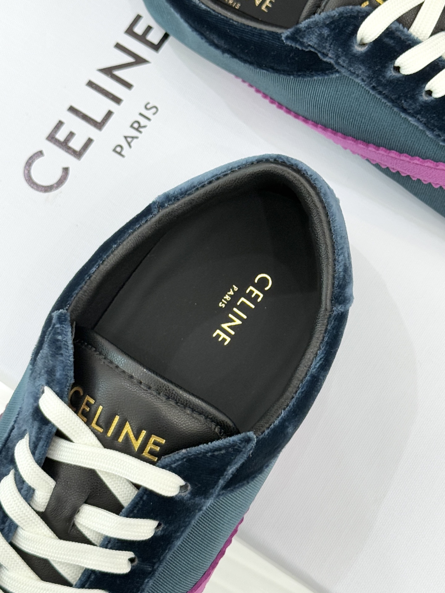 Celine/赛琳26WF新品复古德训鞋运动鞋一眼万年的 谁穿谁爱简直是时尚界的天花板简约设计搭配高级配