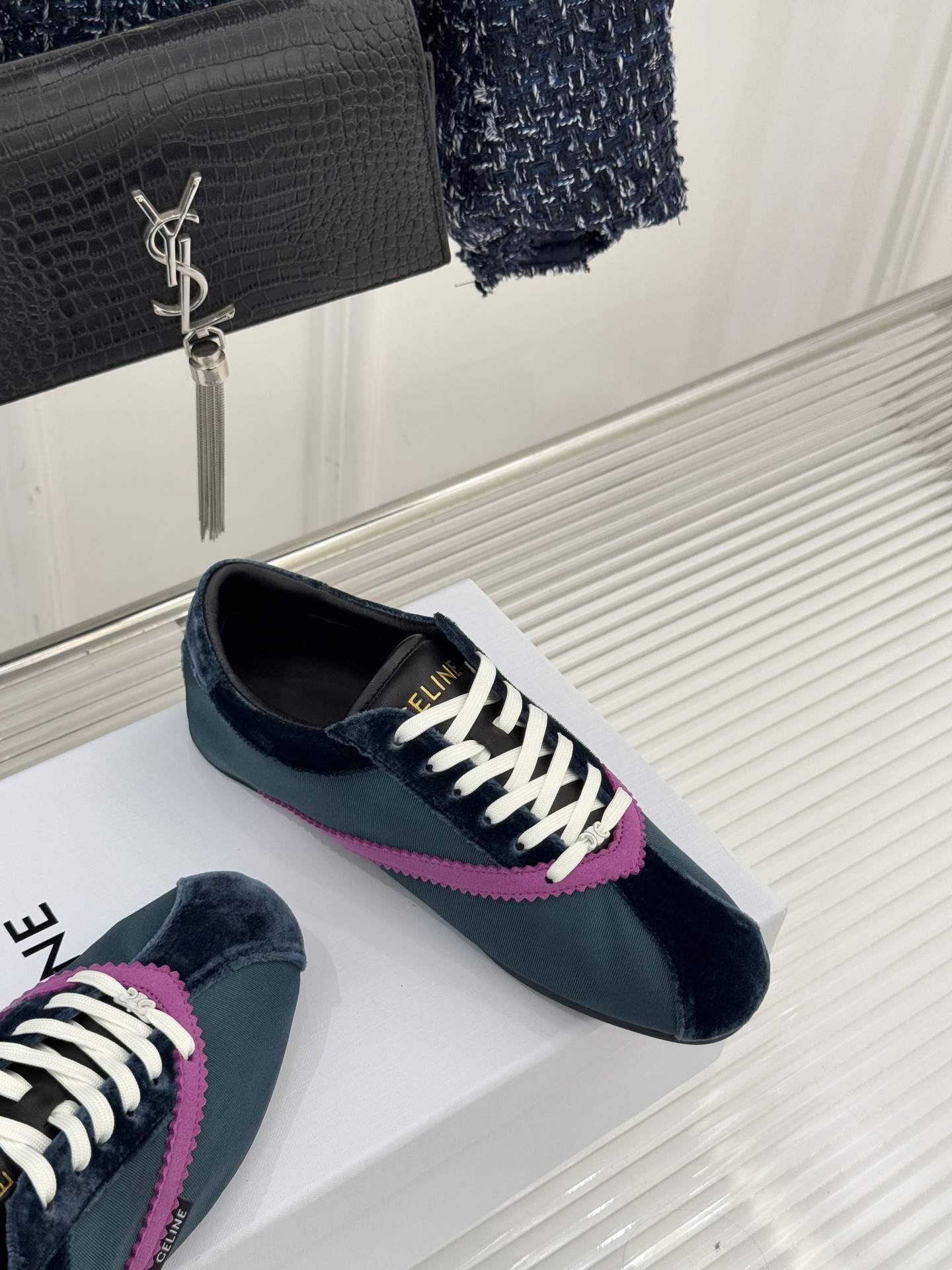 Celine/赛琳26WF新品复古德训鞋运动鞋一眼万年的 谁穿谁爱简直是时尚界的天花板简约设计搭配高级配