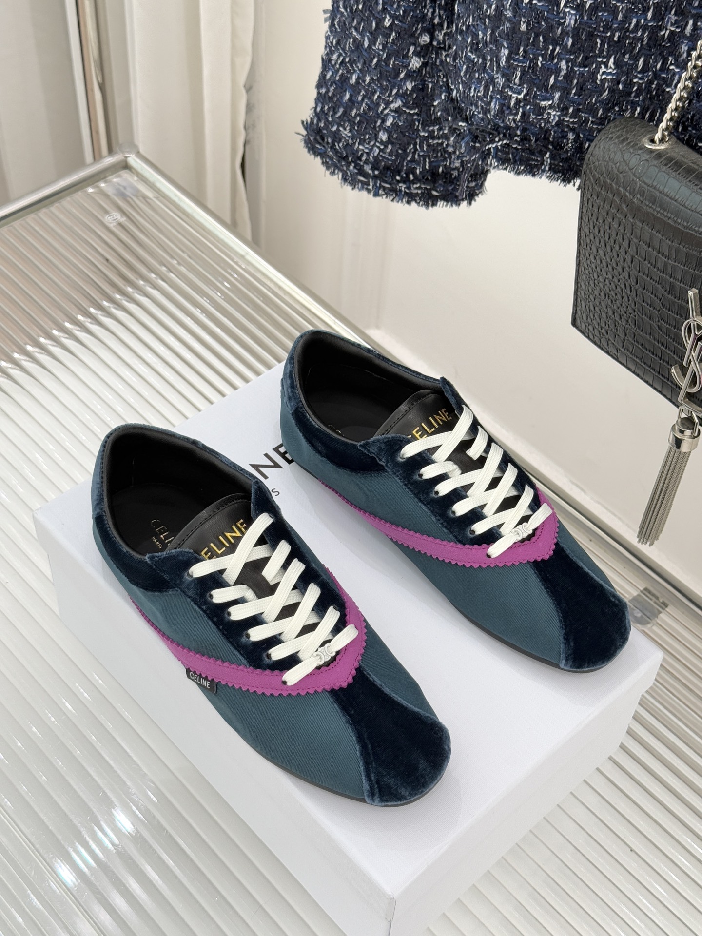 Celine/赛琳26WF新品复古德训鞋运动鞋一眼万年的 谁穿谁爱简直是时尚界的天花板简约设计搭配高级配