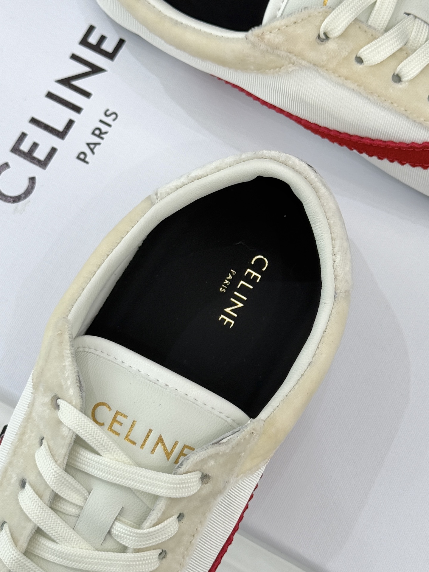 Celine/赛琳26WF新品复古德训鞋运动鞋一眼万年的 谁穿谁爱简直是时尚界的天花板简约设计搭配高级配