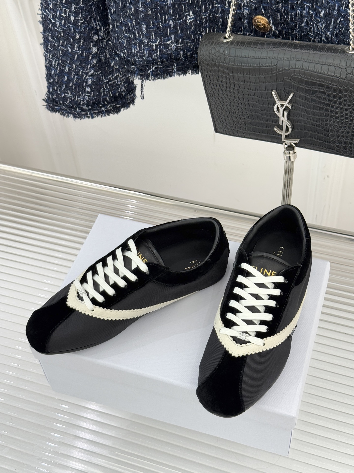 Celine/赛琳26WF新品复古德训鞋运动鞋一眼万年的 谁穿谁爱简直是时尚界的天花板简约设计搭配高级配