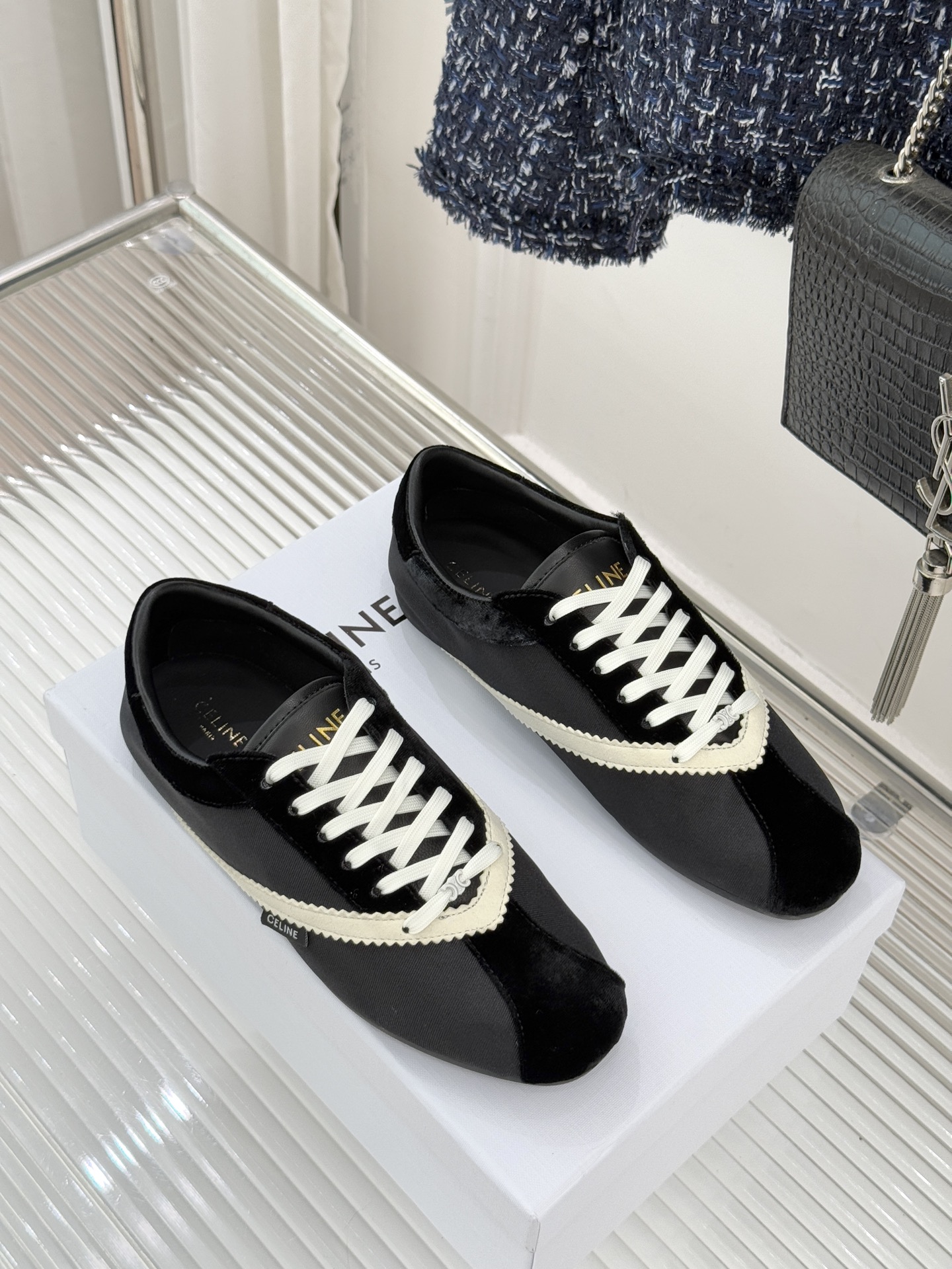 Celine/赛琳26WF新品复古德训鞋运动鞋一眼万年的 谁穿谁爱简直是时尚界的天花板简约设计搭配高级配