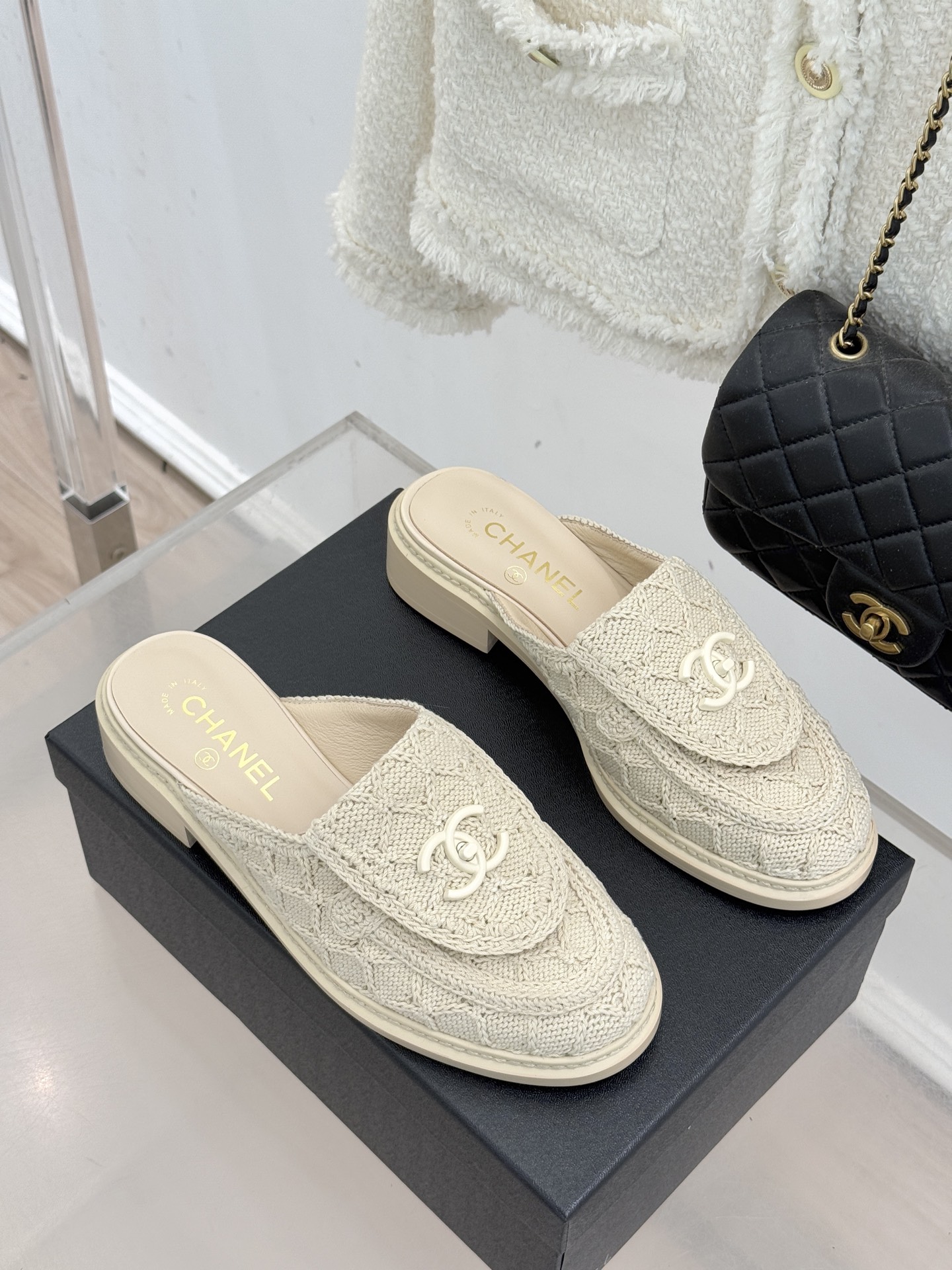 CHANE*｜小香26P新品双C书包扣翻盖针织半拖承袭品牌11.12手袋经典基因这双半拖以针织肌理重塑法