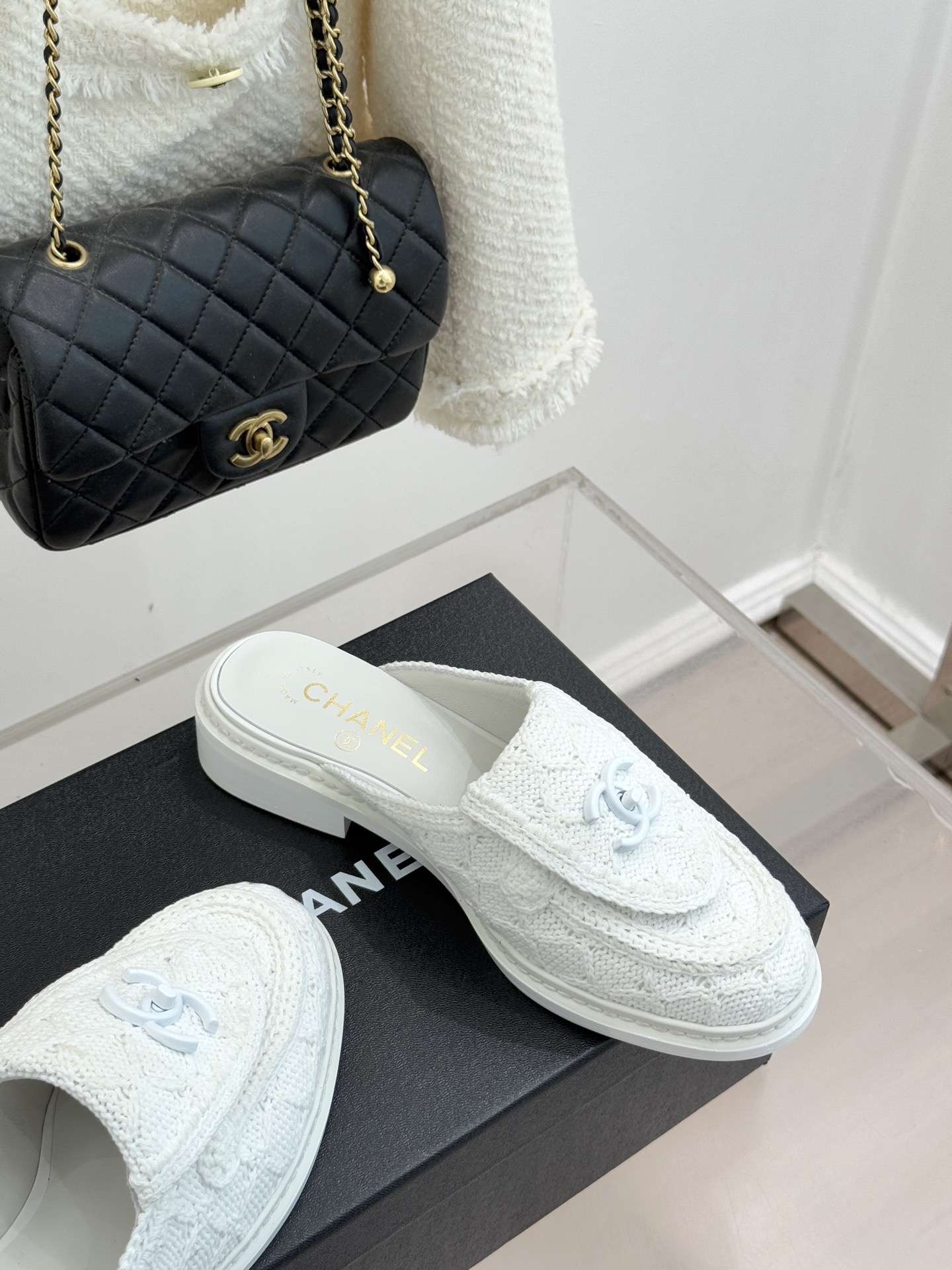 CHANE*｜小香26P新品双C书包扣翻盖针织半拖承袭品牌11.12手袋经典基因这双半拖以针织肌理重塑法