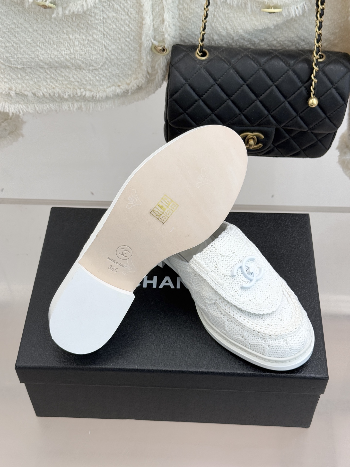 CHANE*｜小香26P新品双C书包扣翻盖针织半拖承袭品牌11.12手袋经典基因这双半拖以针织肌理重塑法