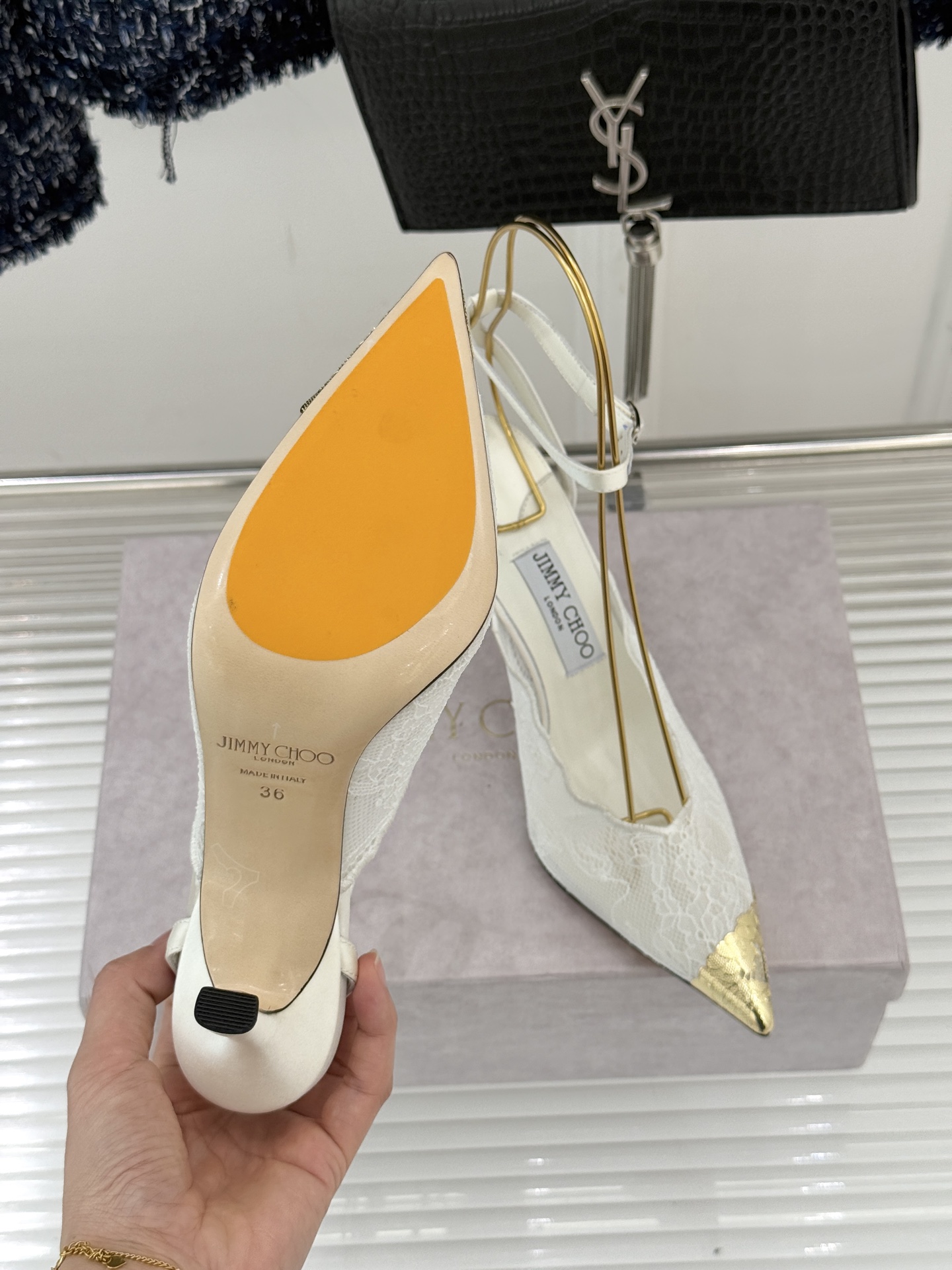Jimmy Choo/吉米周26WF新品蕾丝金属头高跟凉鞋承袭品牌30年英伦奢雅基因这款凉鞋解锁现代女性
