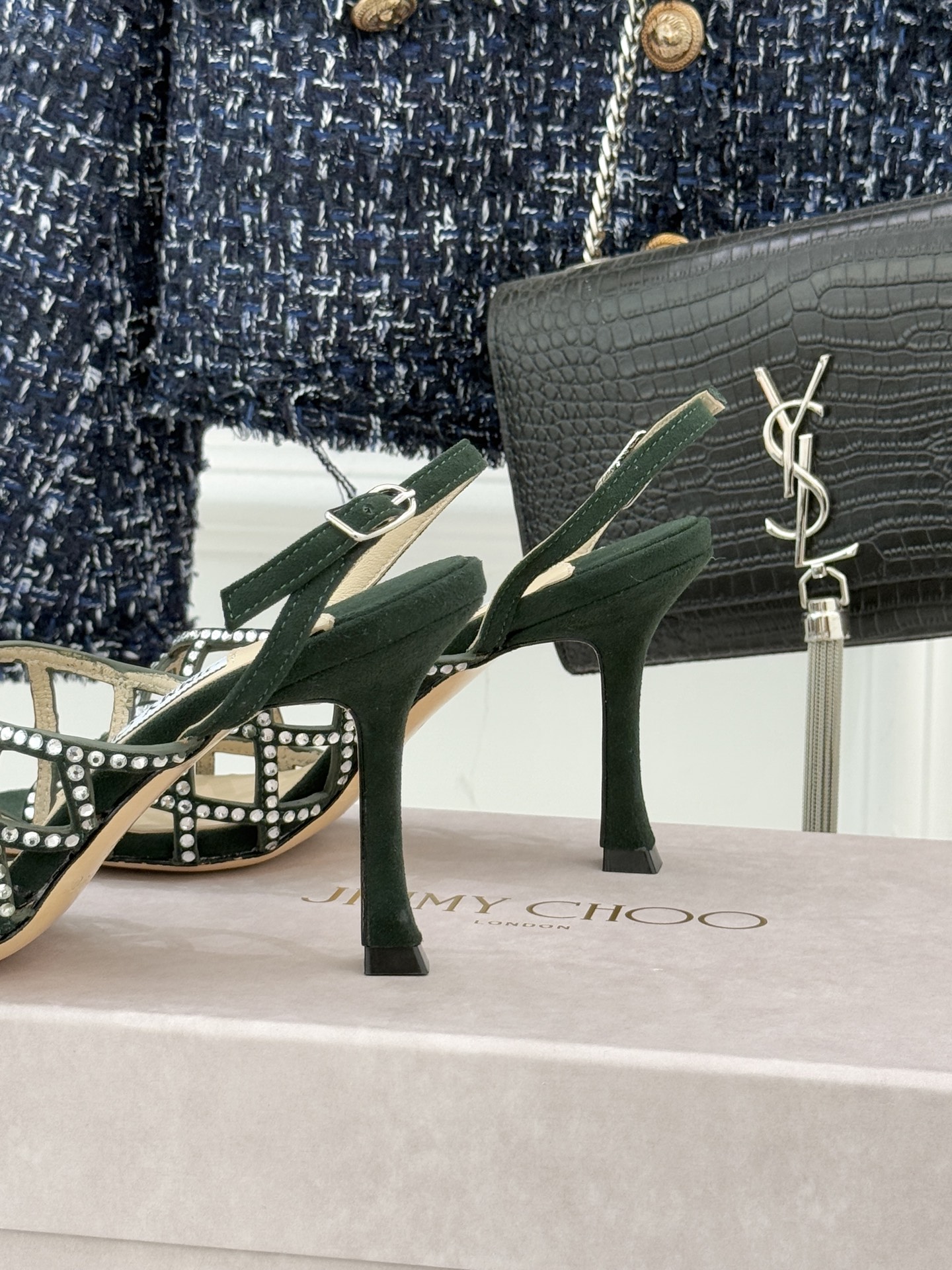 Jimmy Choo/吉米周26WF新品方头水钻细高跟凉鞋这双凉鞋以璀璨锋芒定义焦点美学。意大利精制光滑