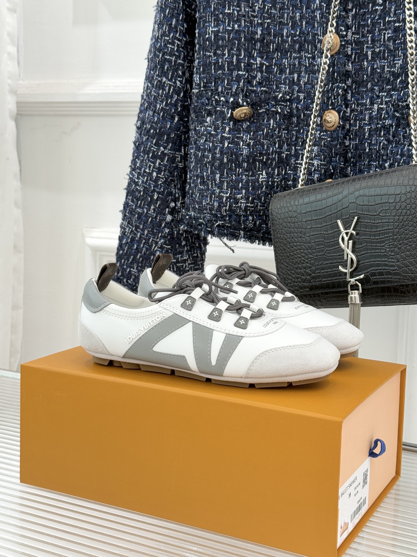 LV驴牌经典复古芭蕾舞运动鞋今年风很大的驴家芭蕾运动鞋，谁还没入手我真的会难过！作为时尚界的顶流真是拿捏