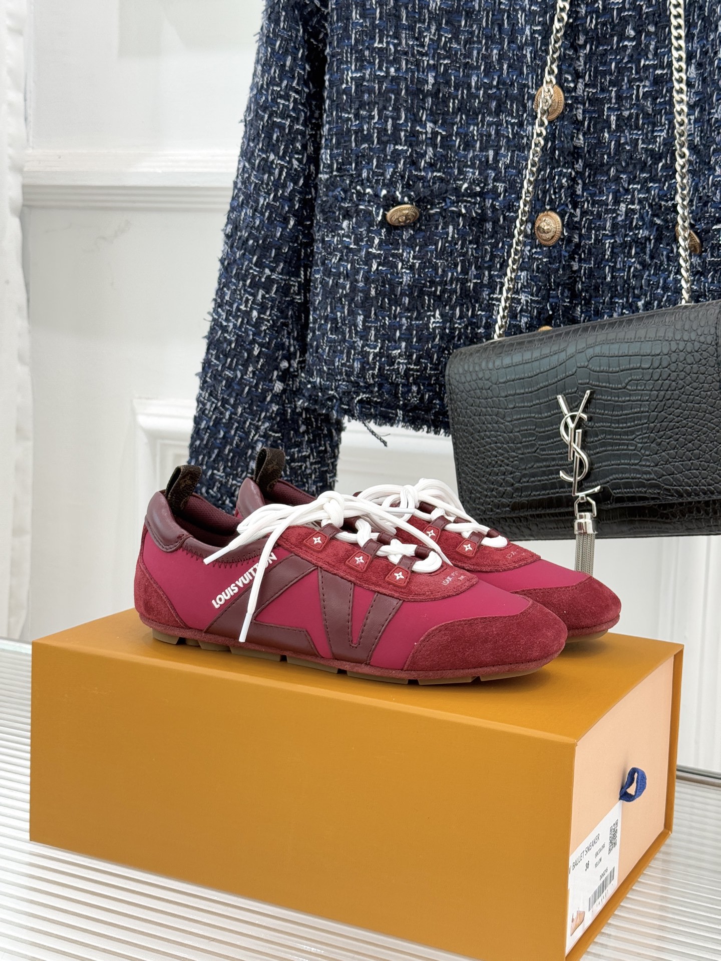 LV驴牌经典复古芭蕾舞运动鞋今年风很大的驴家芭蕾运动鞋，谁还没入手我真的会难过！作为时尚界的顶流真是拿捏