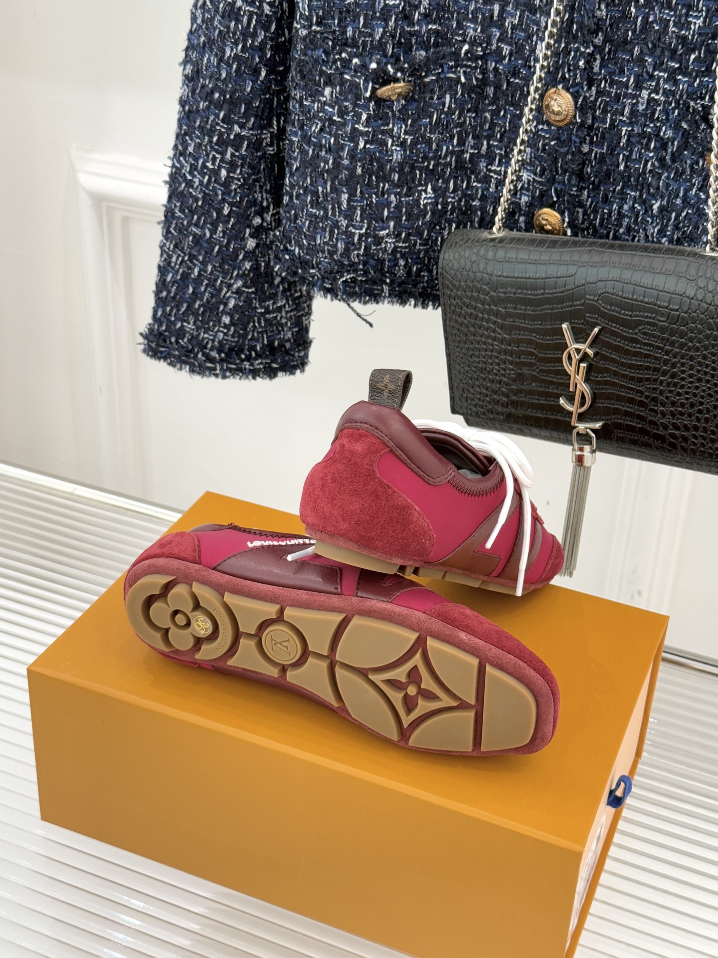 LV驴牌经典复古芭蕾舞运动鞋今年风很大的驴家芭蕾运动鞋，谁还没入手我真的会难过！作为时尚界的顶流真是拿捏