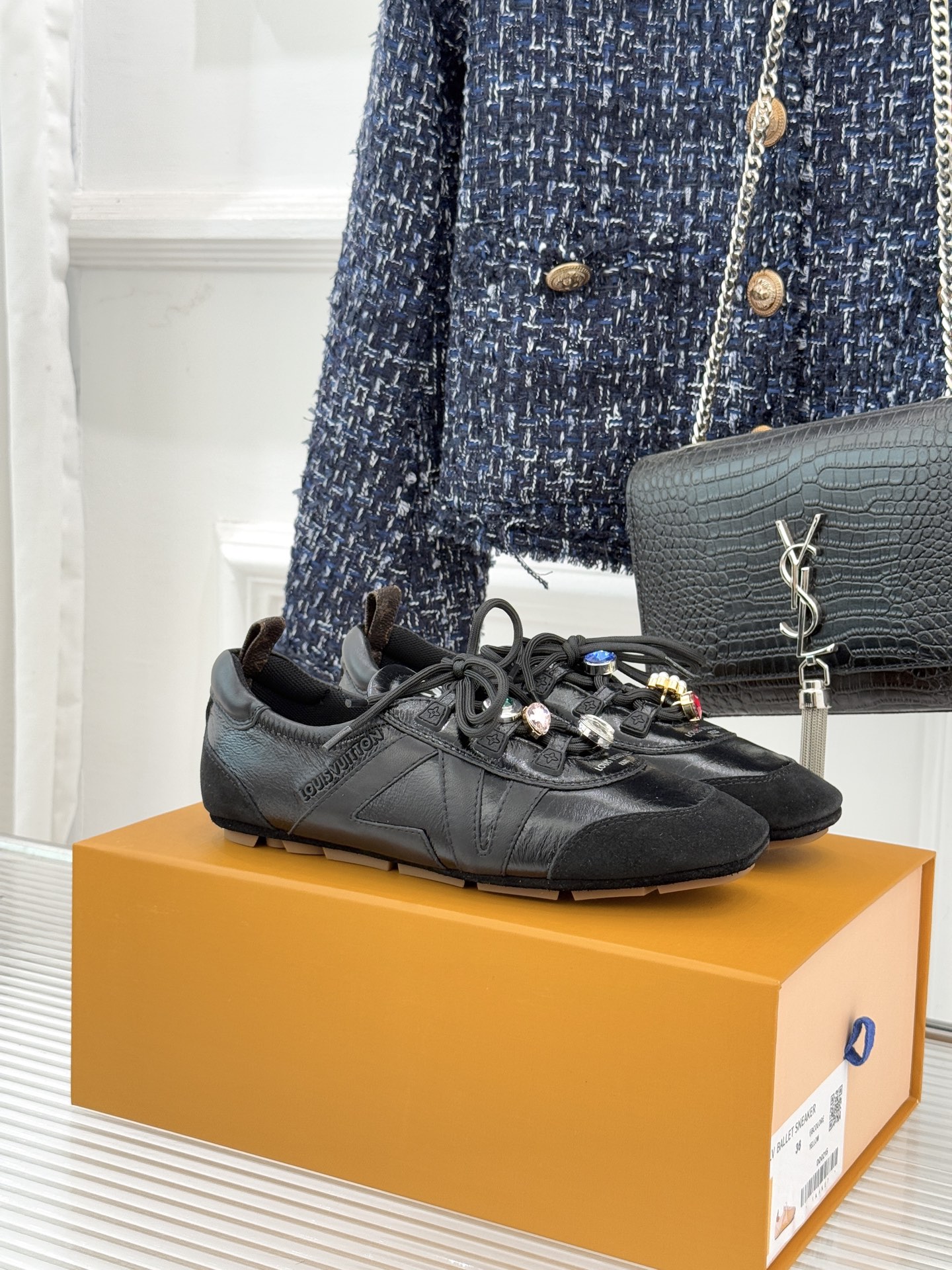 LV驴牌经典复古芭蕾舞运动鞋今年风很大的驴家芭蕾运动鞋，谁还没入手我真的会难过！作为时尚界的顶流真是拿捏