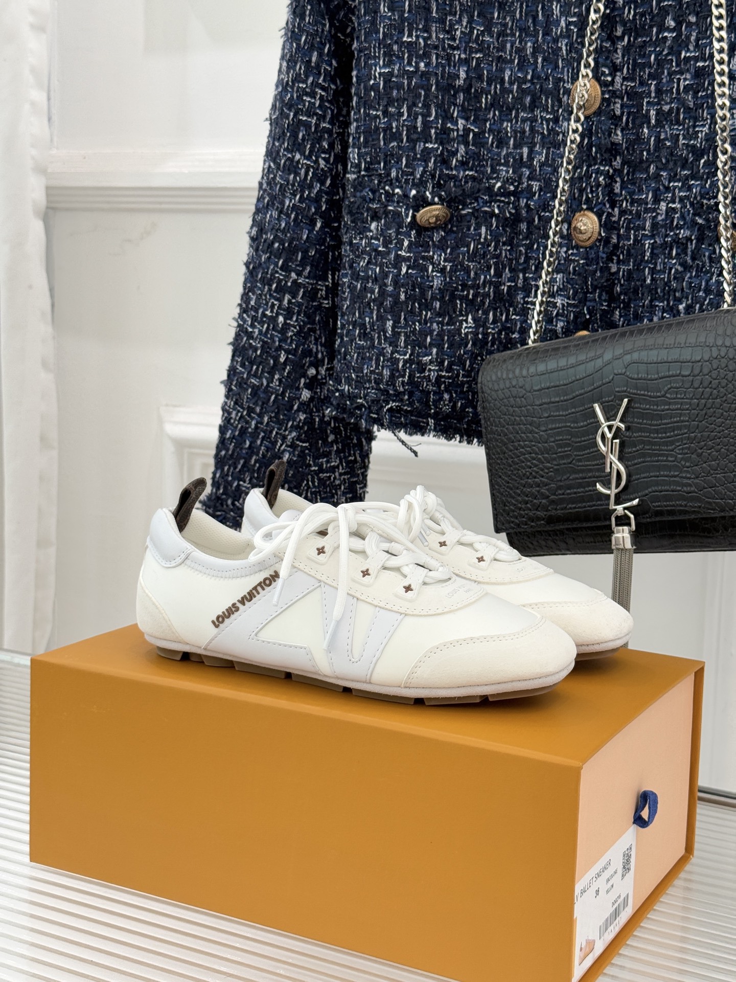 LV驴牌经典复古芭蕾舞运动鞋今年风很大的驴家芭蕾运动鞋，谁还没入手我真的会难过！作为时尚界的顶流真是拿捏