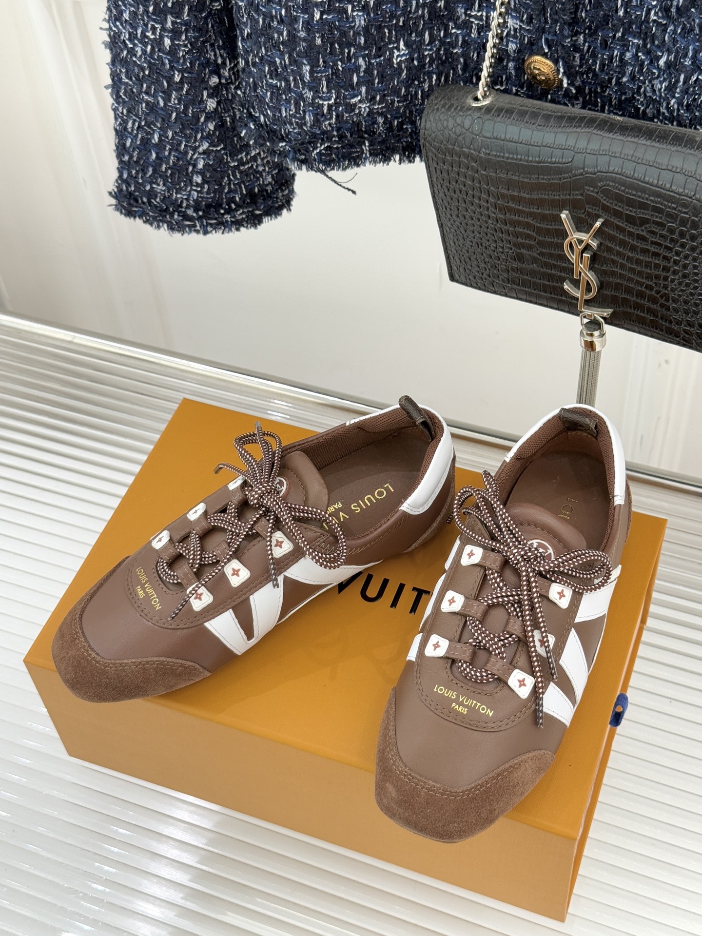 LV驴牌经典复古芭蕾舞运动鞋今年风很大的驴家芭蕾运动鞋，谁还没入手我真的会难过！作为时尚界的顶流真是拿捏