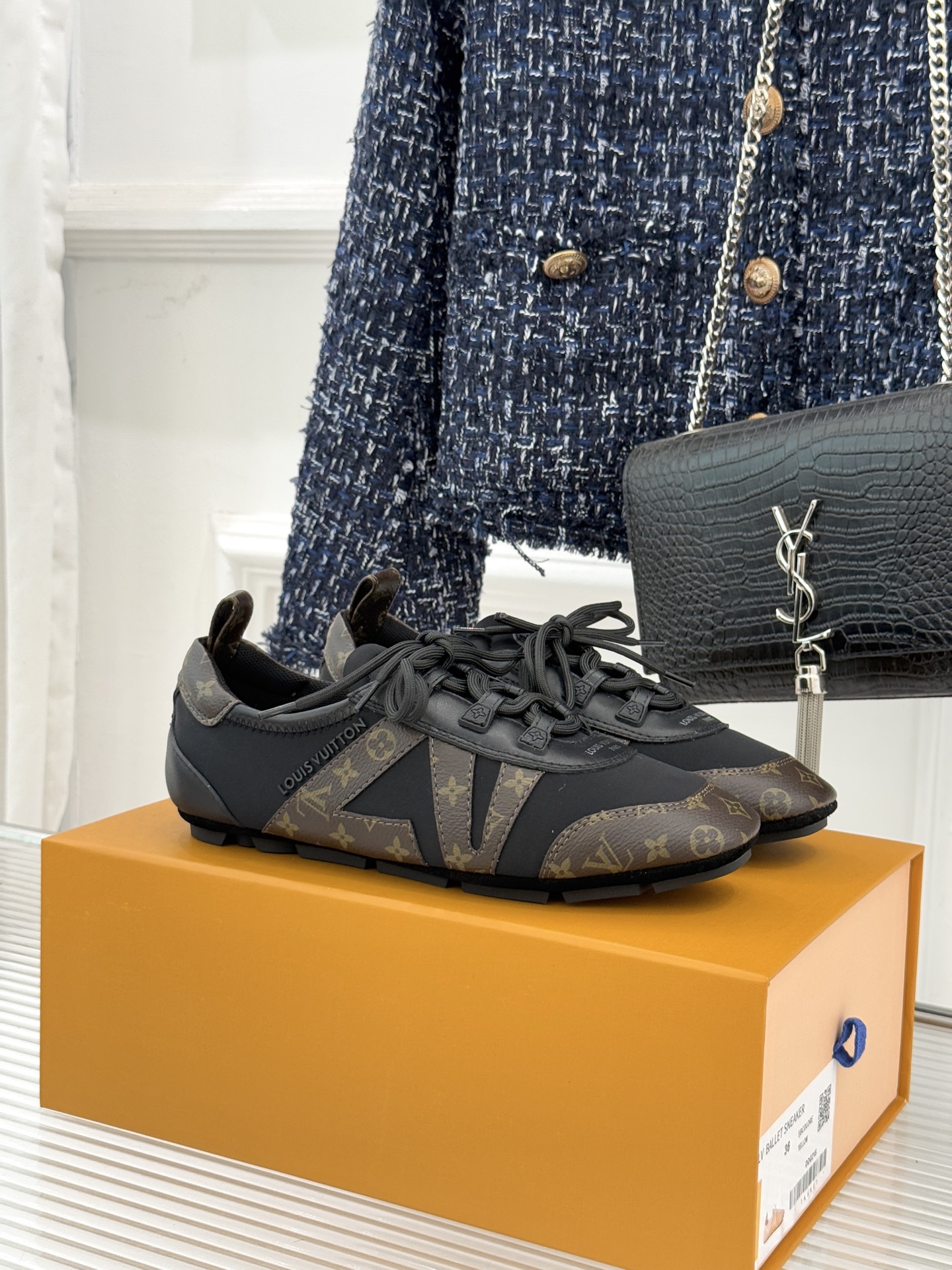 LV驴牌经典复古芭蕾舞运动鞋今年风很大的驴家芭蕾运动鞋，谁还没入手我真的会难过！作为时尚界的顶流真是拿捏