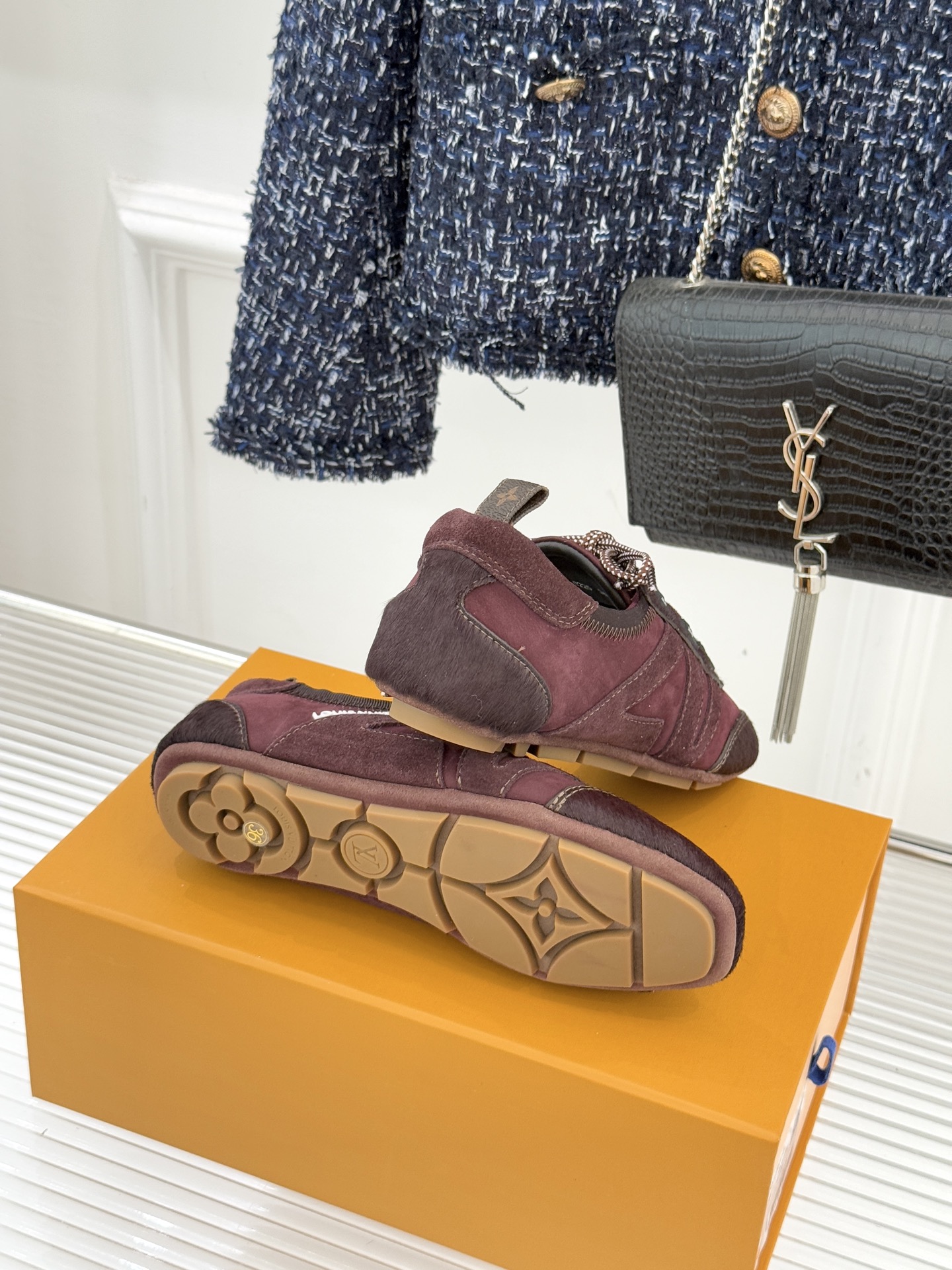 LV驴牌经典复古芭蕾舞运动鞋今年风很大的驴家芭蕾运动鞋，谁还没入手我真的会难过！作为时尚界的顶流真是拿捏