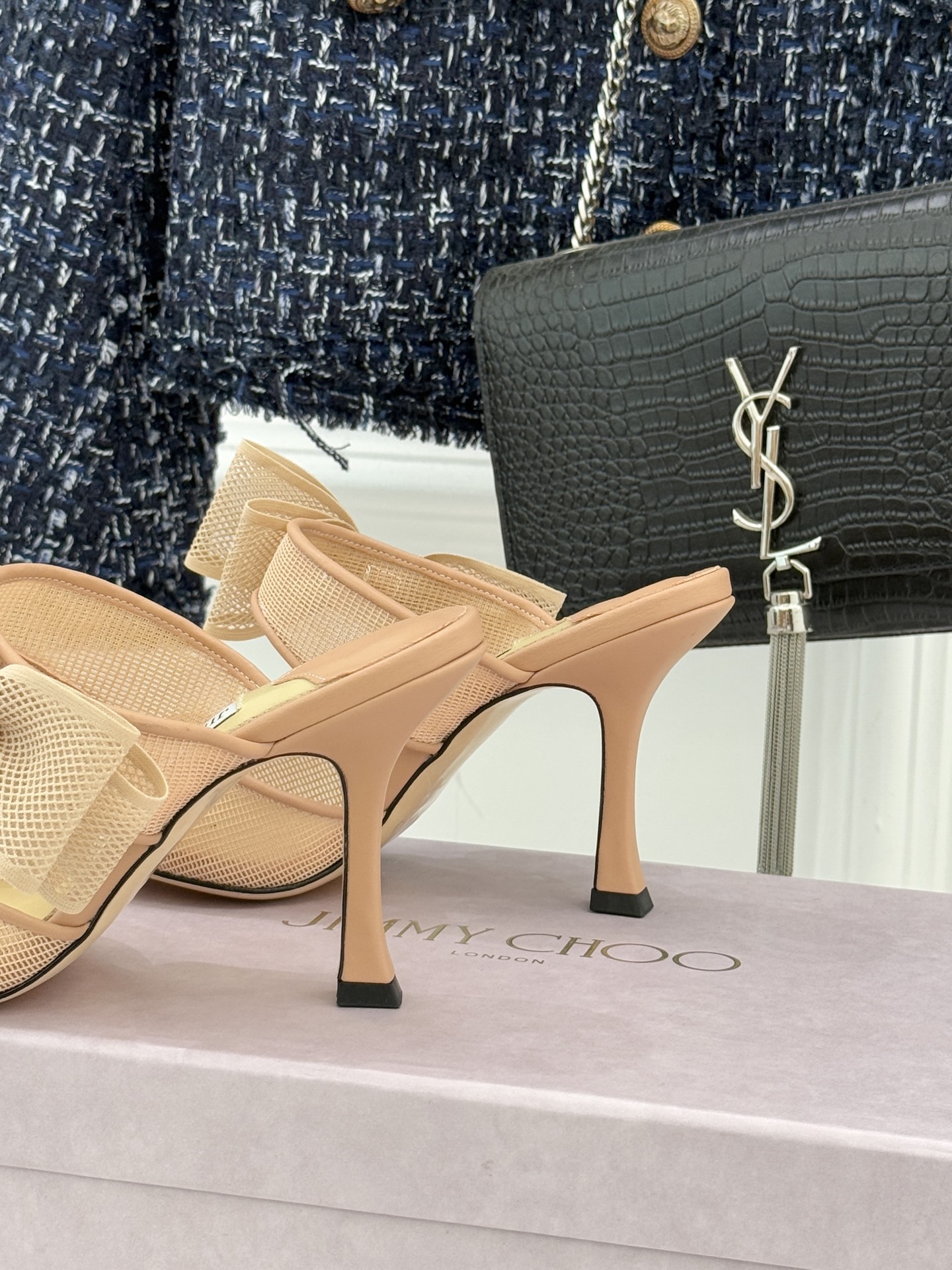 Jimmy Choo/吉米周26WF新品蝴蝶结尖头穆勒鞋高跟拖鞋呼应“Future Feminine”核