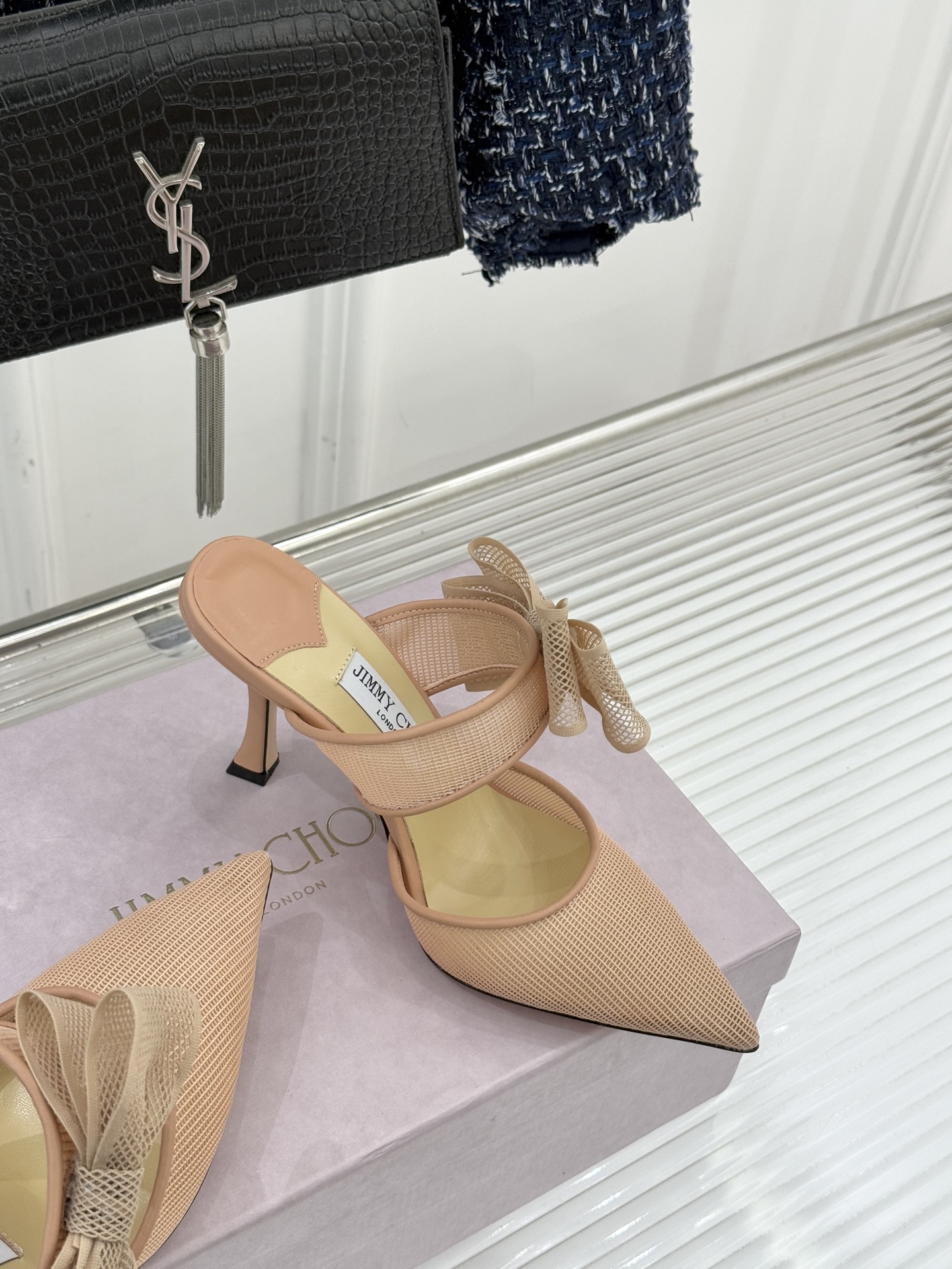Jimmy Choo/吉米周26WF新品蝴蝶结尖头穆勒鞋高跟拖鞋呼应“Future Feminine”核