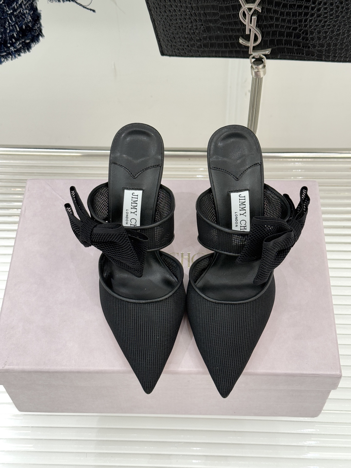 Jimmy Choo/吉米周26WF新品蝴蝶结尖头穆勒鞋高跟拖鞋呼应“Future Feminine”核