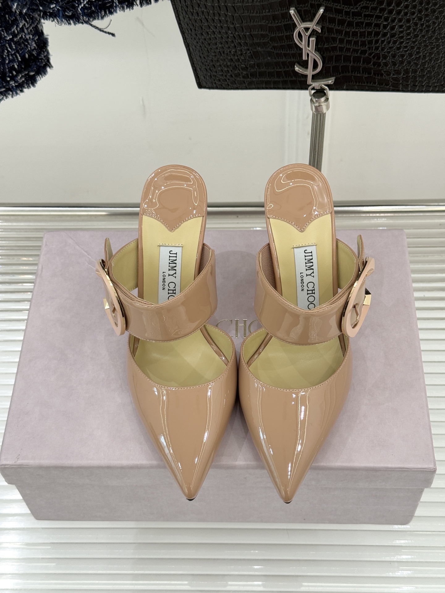 Jimmy Choo/吉米周26WF新品尖头金属扣穆勒鞋高跟拖鞋呼应“Future Feminine”核