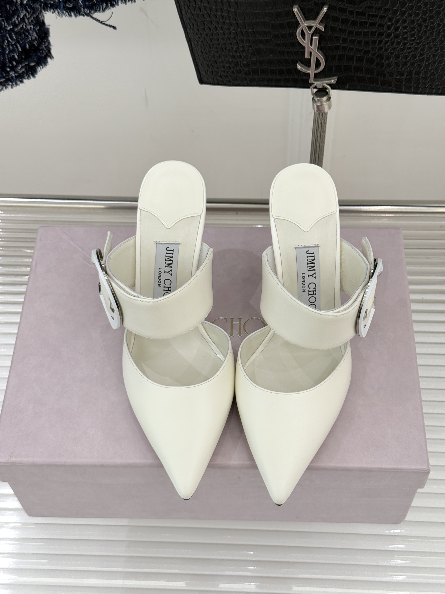 Jimmy Choo/吉米周26WF新品尖头金属扣穆勒鞋高跟拖鞋呼应“Future Feminine”核