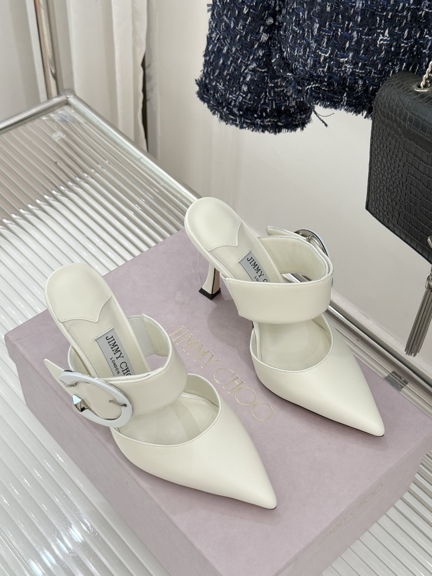 Jimmy Choo/吉米周26WF新品尖头金属扣穆勒鞋高跟拖鞋呼应“Future Feminine”核