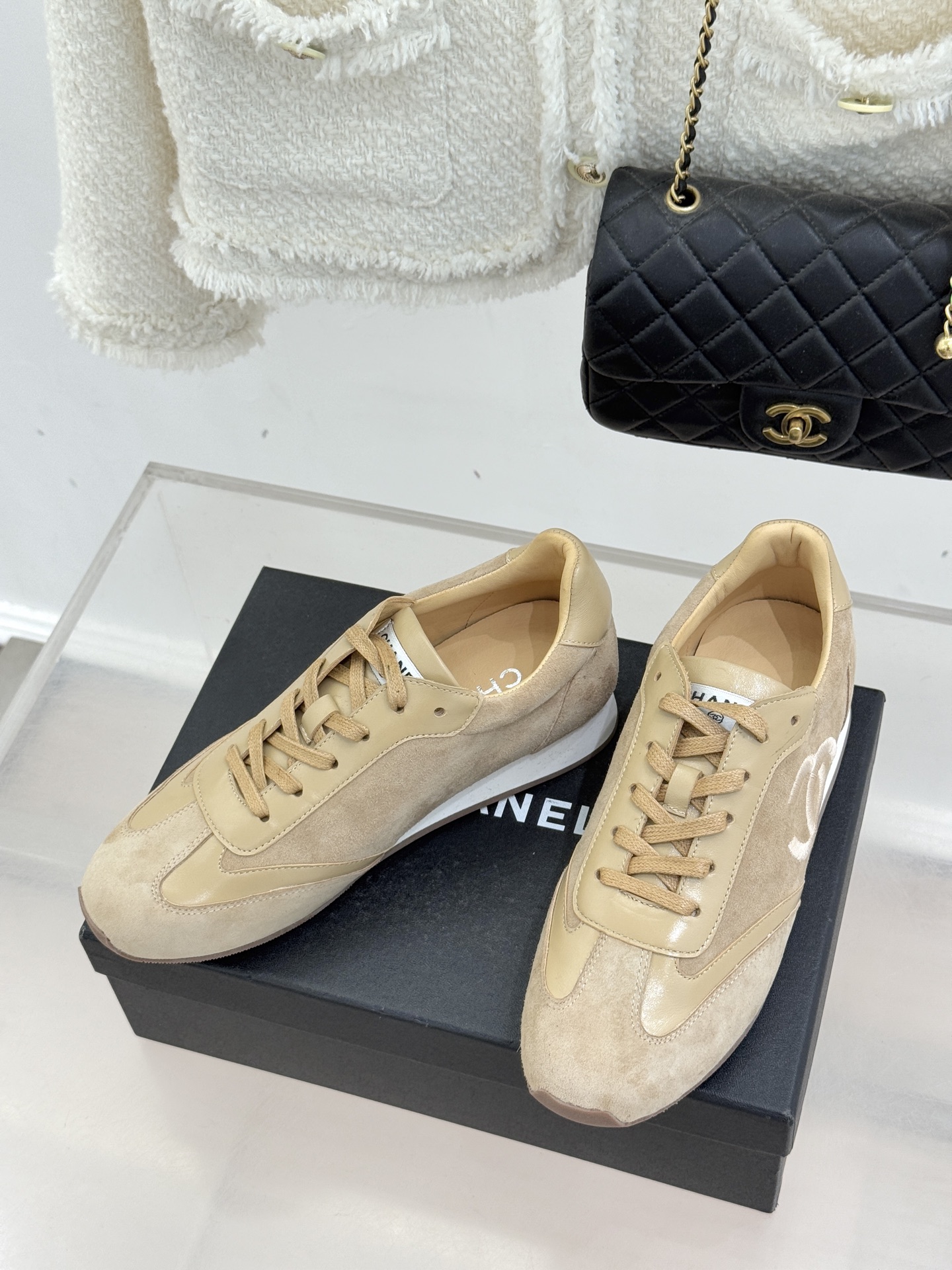 CHANE* ｜小香中古复古休闲德训鞋沉淀90年代法式风情的德训鞋是老钱风的低调注脚。定制小牛皮拼接细腻