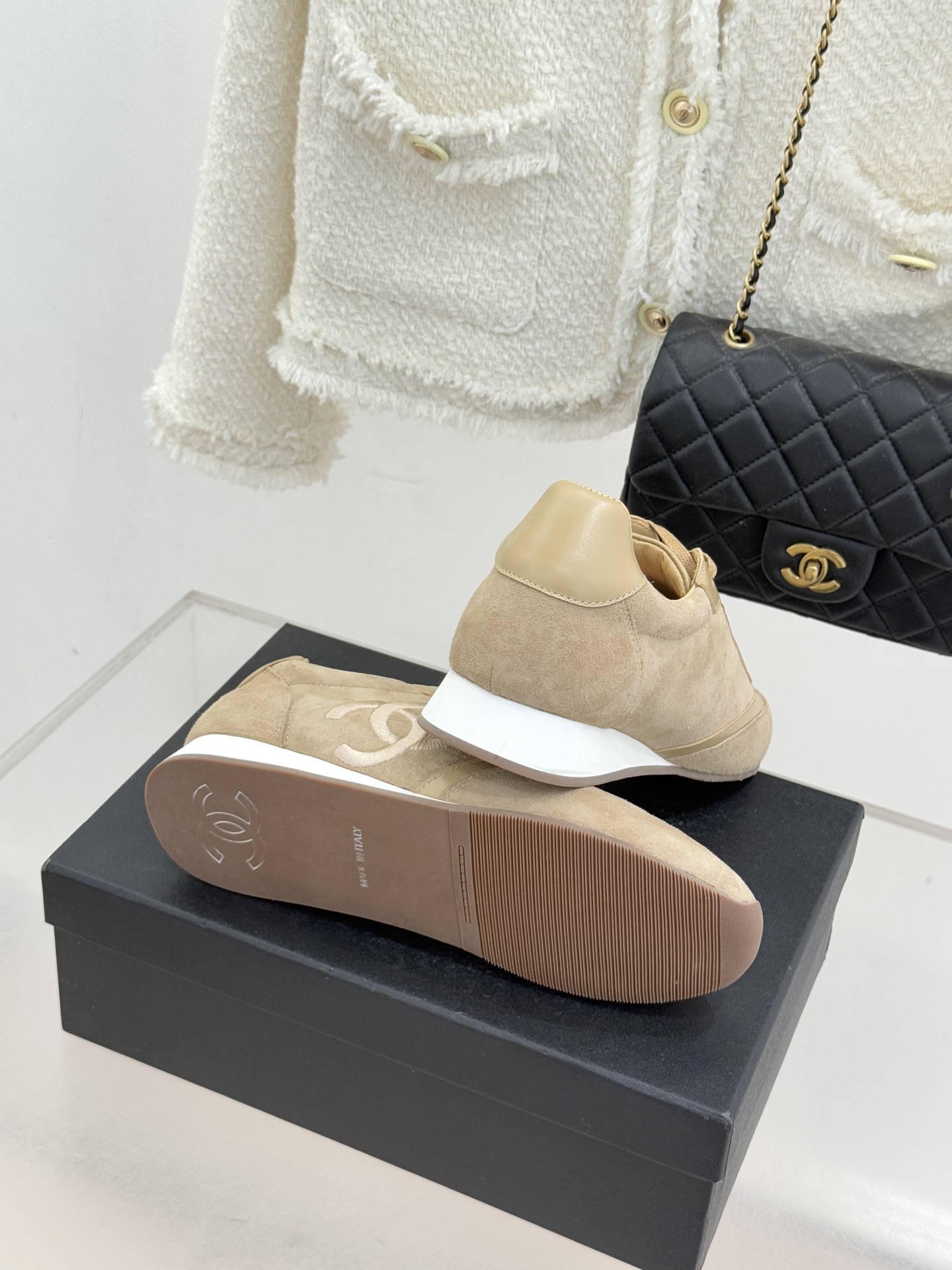 CHANE* ｜小香中古复古休闲德训鞋沉淀90年代法式风情的德训鞋是老钱风的低调注脚。定制小牛皮拼接细腻