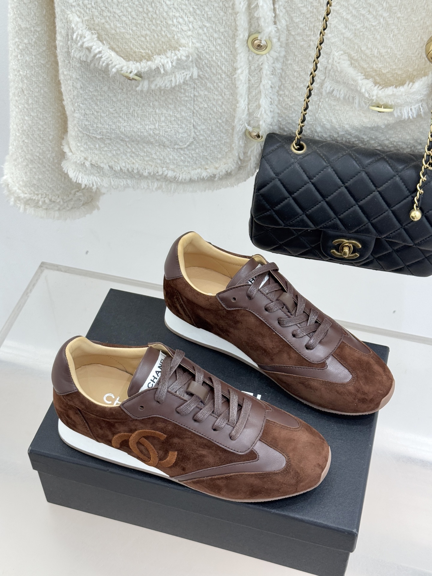 CHANE* ｜小香中古复古休闲德训鞋沉淀90年代法式风情的德训鞋是老钱风的低调注脚。定制小牛皮拼接细腻