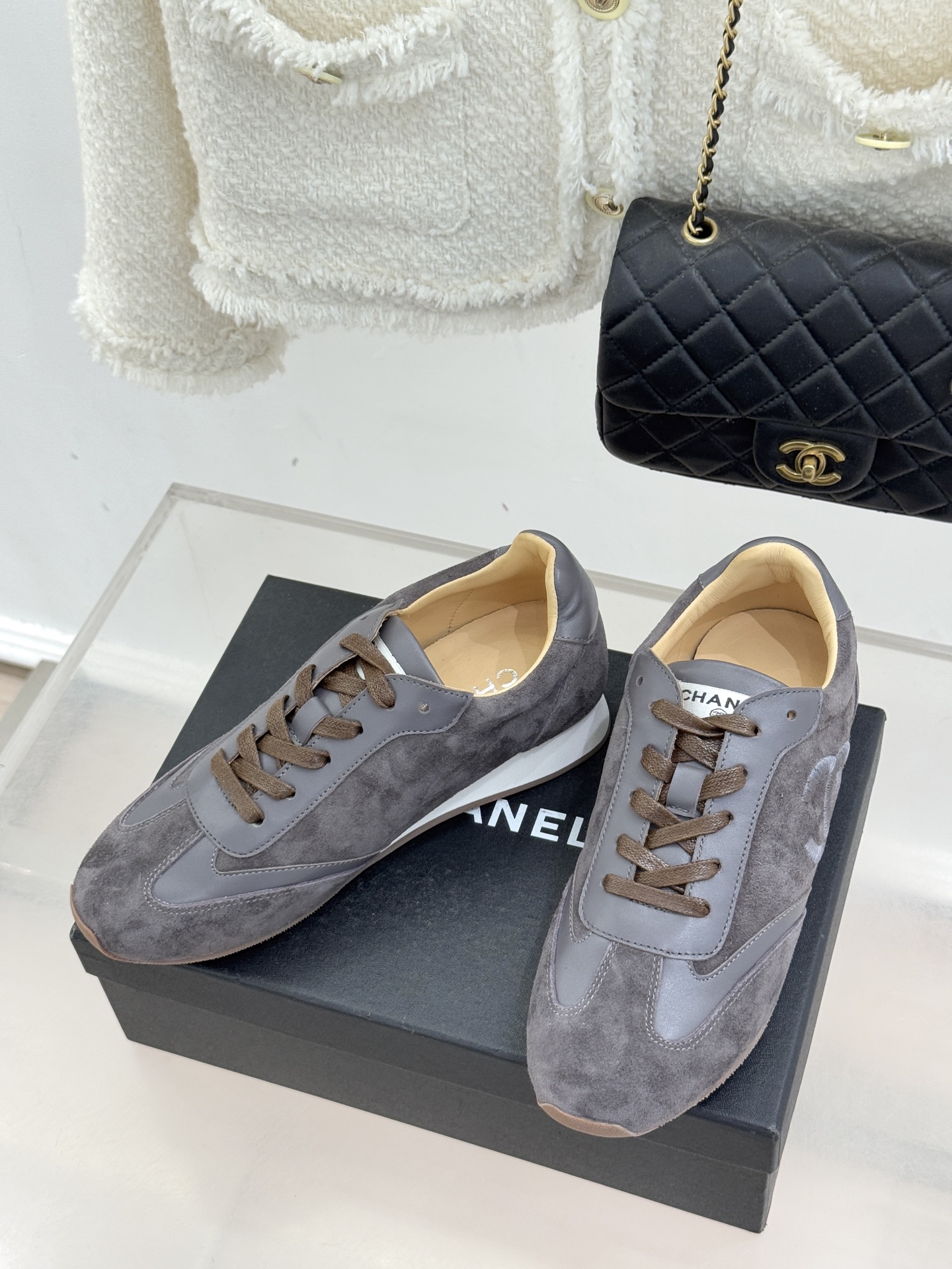 CHANE* ｜小香中古复古休闲德训鞋沉淀90年代法式风情的德训鞋是老钱风的低调注脚。定制小牛皮拼接细腻