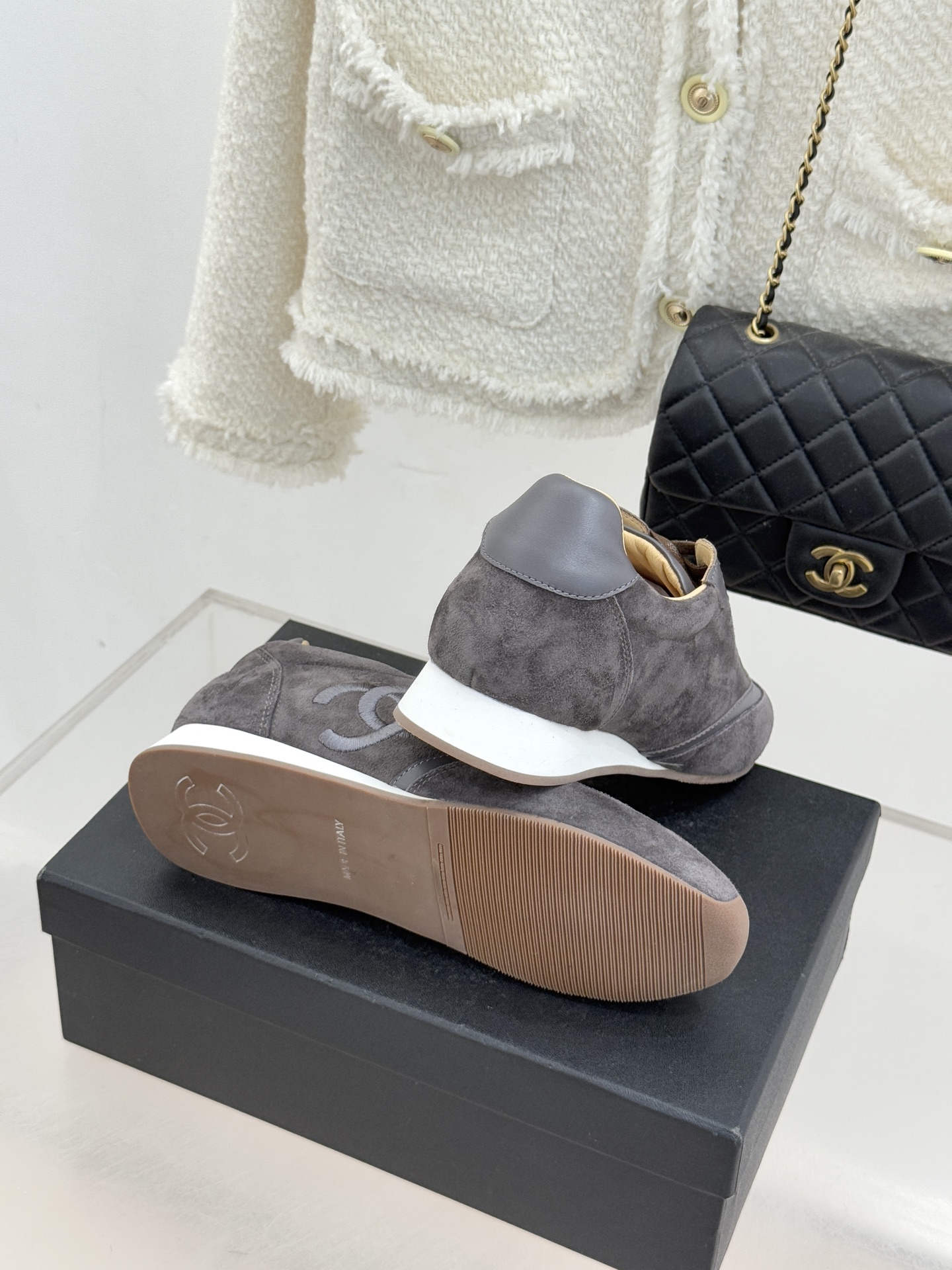 CHANE* ｜小香中古复古休闲德训鞋沉淀90年代法式风情的德训鞋是老钱风的低调注脚。定制小牛皮拼接细腻