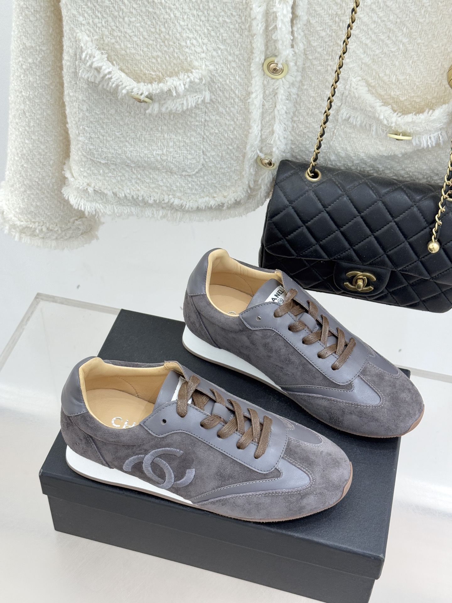 CHANE* ｜小香中古复古休闲德训鞋沉淀90年代法式风情的德训鞋是老钱风的低调注脚。定制小牛皮拼接细腻