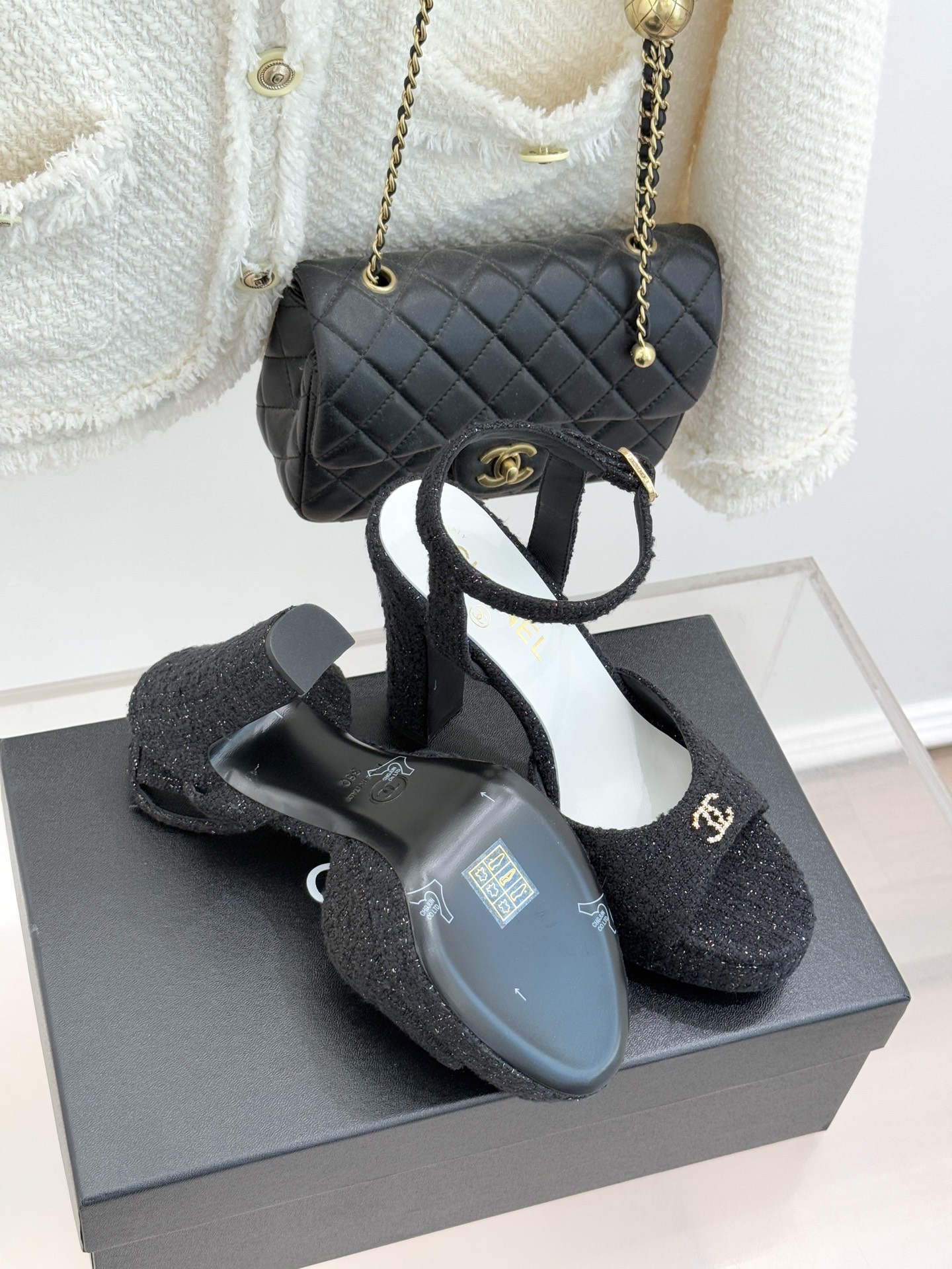 CHANE* ｜小香26P新品金属小双C防水台粗跟高跟凉鞋承袭小香26P春夏系列复古摩登基因这双防水台高