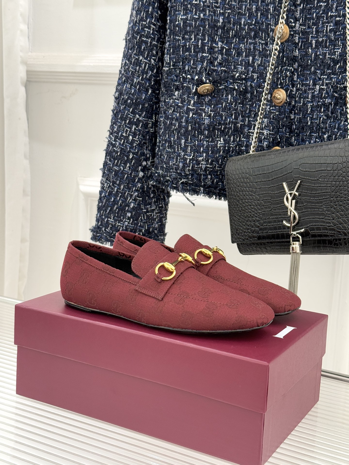 Gucci/古驰26WF春夏新品马衔扣老花平底乐福鞋承袭品牌马术本源的传奇印记马衔扣以银调金属质感复刻经