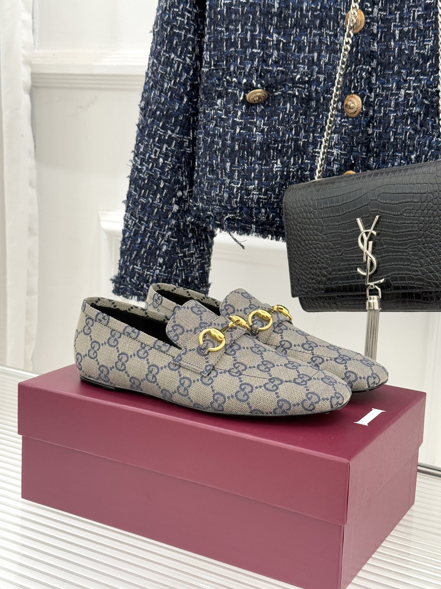 Gucci/古驰26WF春夏新品马衔扣老花平底乐福鞋承袭品牌马术本源的传奇印记马衔扣以银调金属质感复刻经