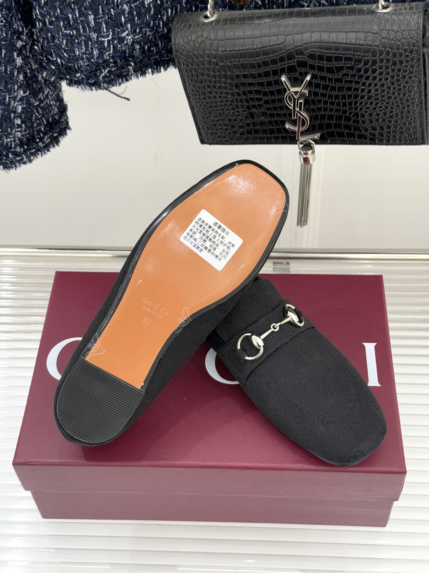 Gucci/古驰26WF春夏新品马衔扣老花平底乐福鞋承袭品牌马术本源的传奇印记马衔扣以银调金属质感复刻经