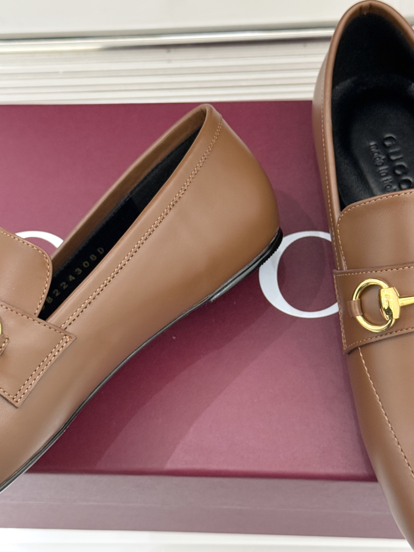 Gucci/古驰26WF春夏新品马衔扣老花平底乐福鞋承袭品牌马术本源的传奇印记马衔扣以银调金属质感复刻经