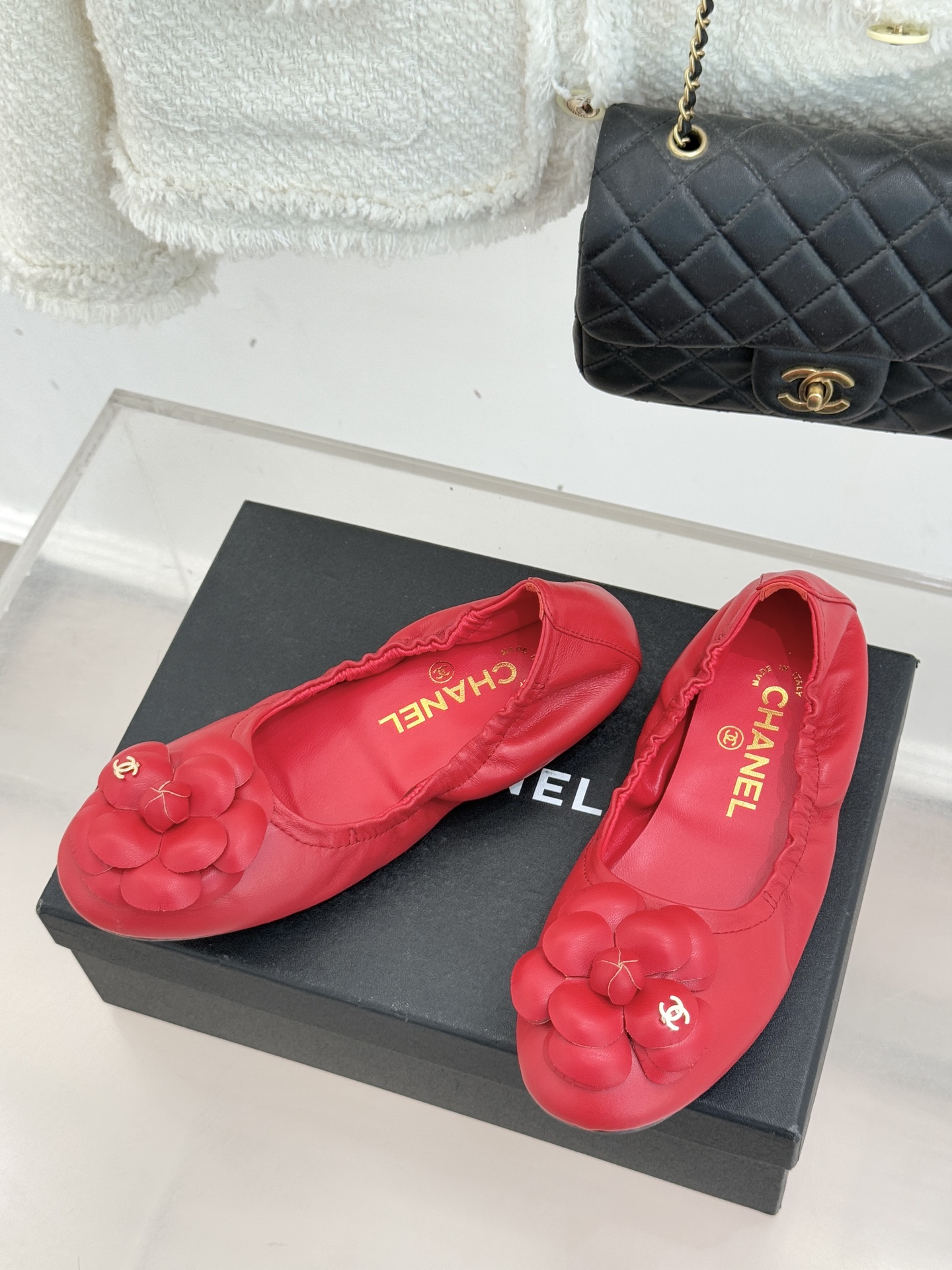 CHANE* ｜小香26P双C山茶花平底芭蕾舞鞋以芭蕾鞋的灵动续写小香经典让品牌灵魂符号山茶花与双C标识