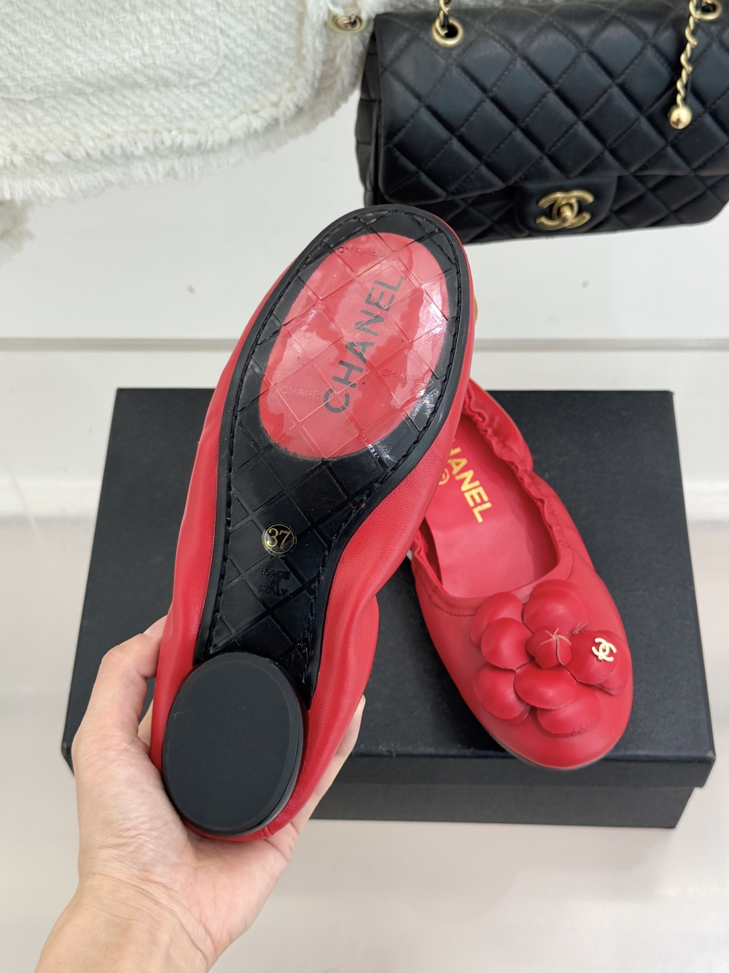 CHANE* ｜小香26P双C山茶花平底芭蕾舞鞋以芭蕾鞋的灵动续写小香经典让品牌灵魂符号山茶花与双C标识