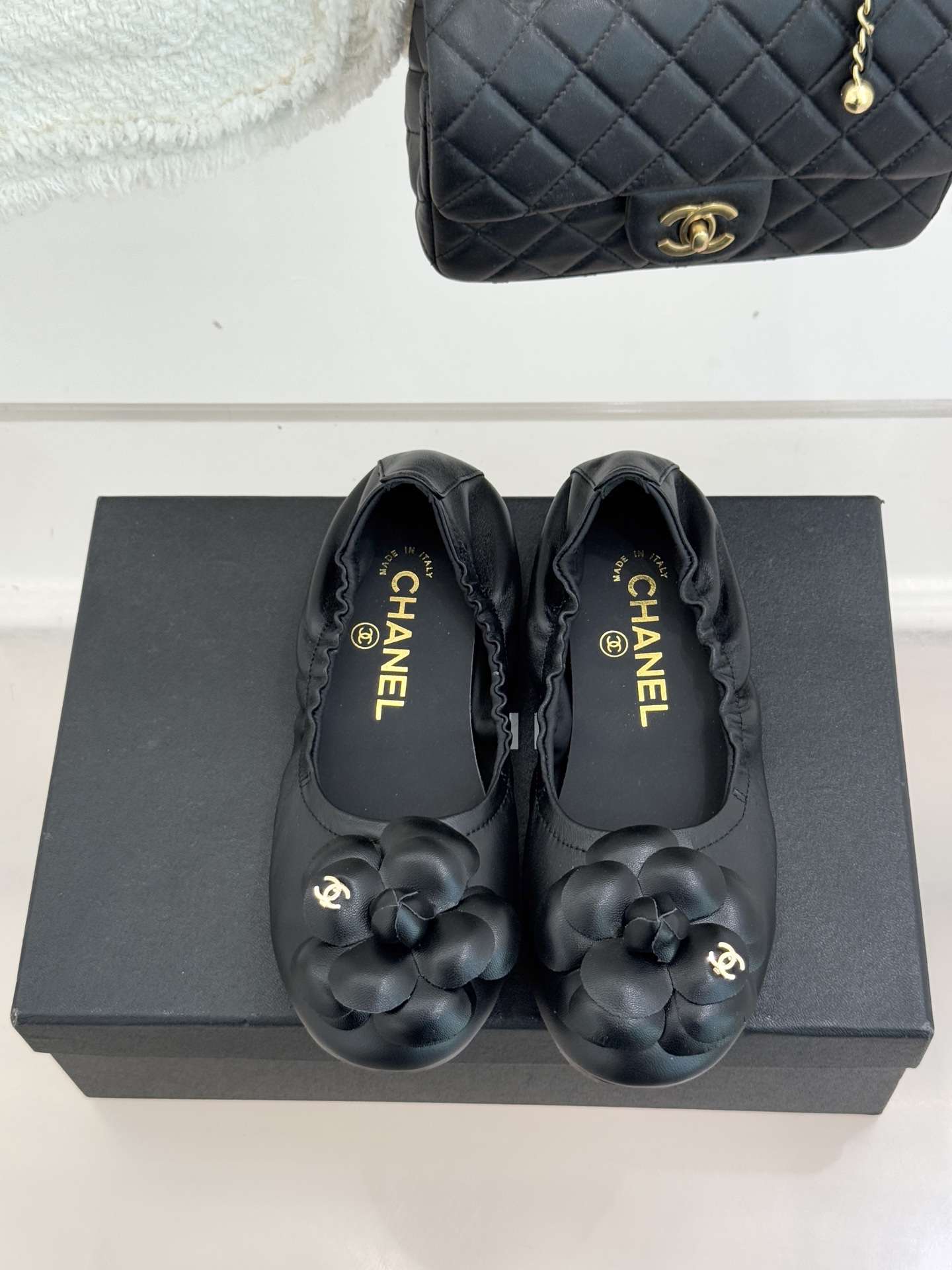 CHANE* ｜小香26P双C山茶花平底芭蕾舞鞋以芭蕾鞋的灵动续写小香经典让品牌灵魂符号山茶花与双C标识