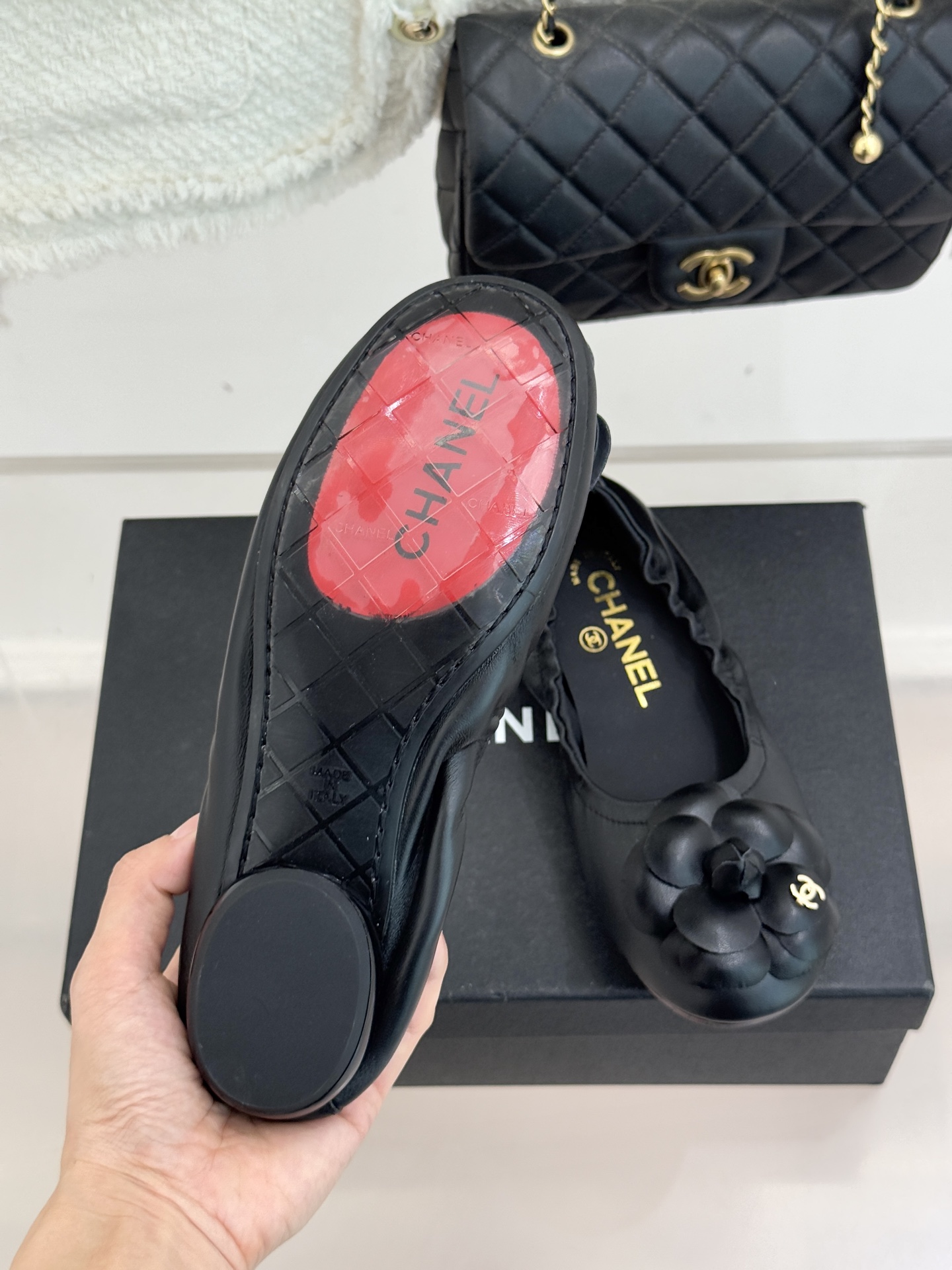 CHANE* ｜小香26P双C山茶花平底芭蕾舞鞋以芭蕾鞋的灵动续写小香经典让品牌灵魂符号山茶花与双C标识