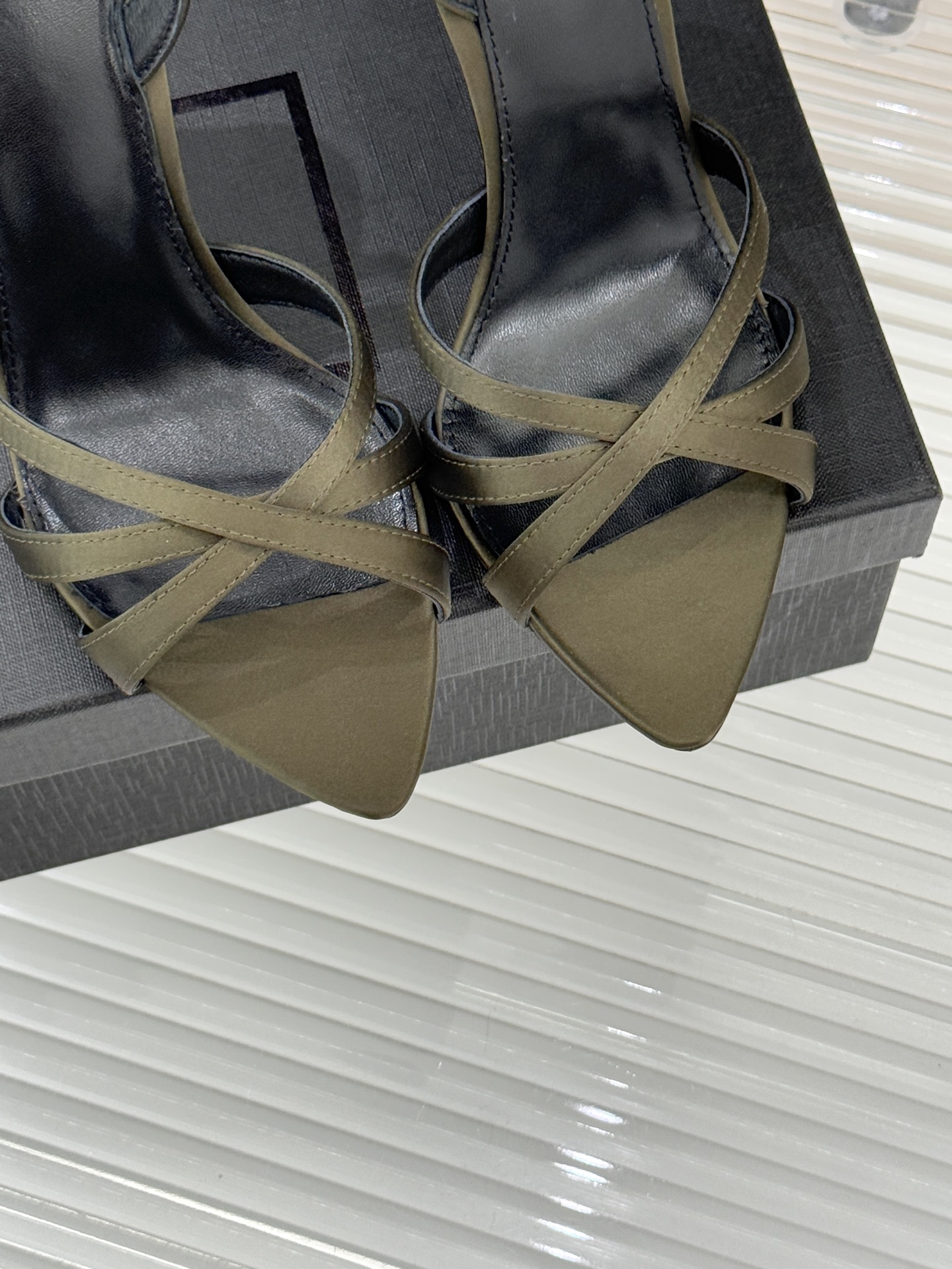 Saint Lauren*YSL圣罗兰26WF新品性感尖头细带高跟凉鞋简直是为想在夏日slay全场的姐妹