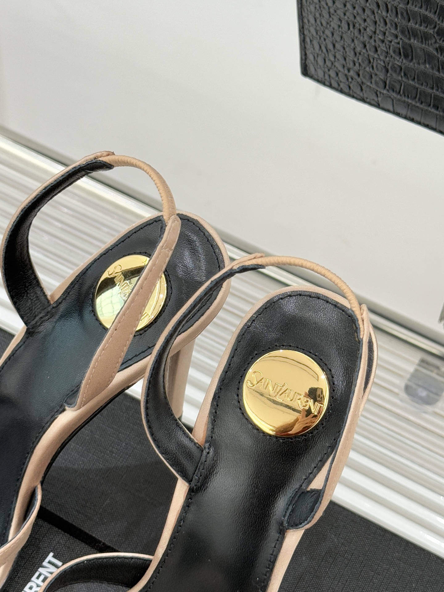 Saint Lauren*YSL圣罗兰26WF新品性感尖头细带高跟凉鞋简直是为想在夏日slay全场的姐妹